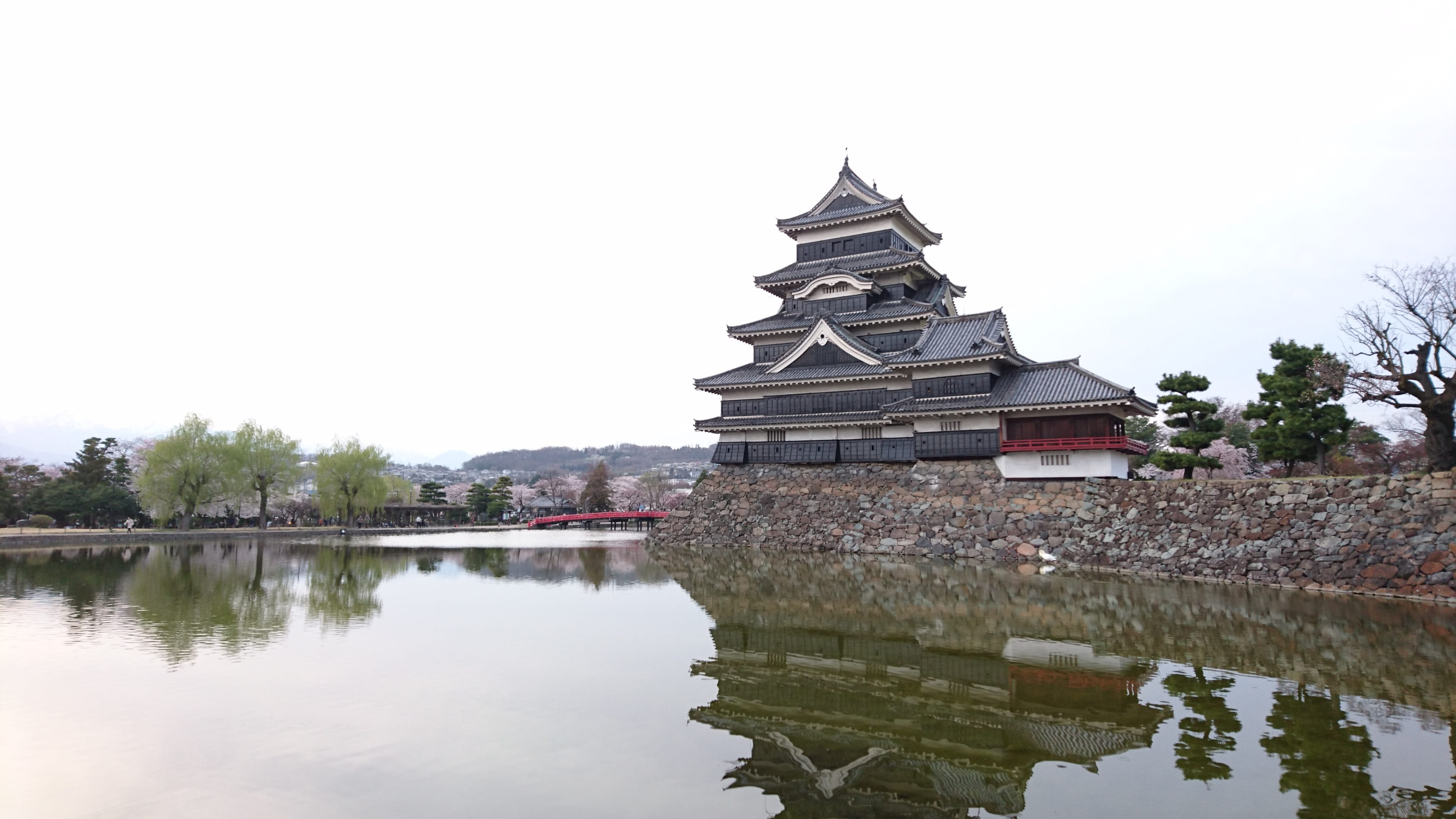 water, castle, 4K, belief, reflection, building exterior, spirituality, spire, clear sky, nature, lake, religion, building, plant, matsumoto, place of worship, HD Wallpaper