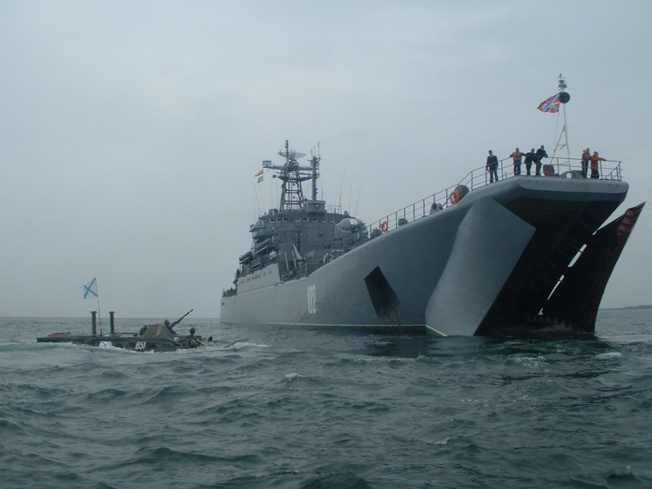 disembarking, nature, russians, Navy, ropucha, btr, apc, 720P, art, hd, ships, water, HD Wallpaper