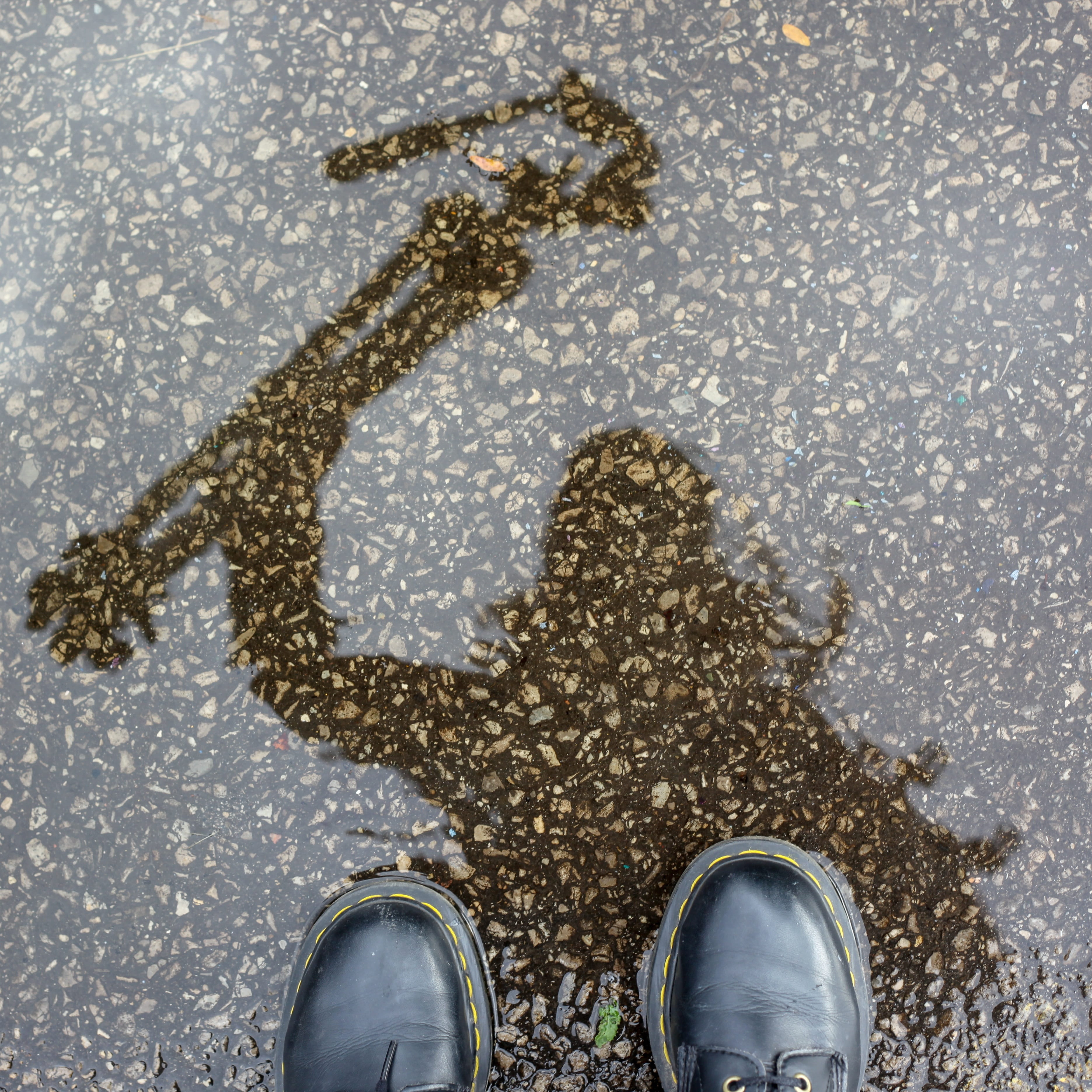 wet, managed, shadow, limb, rain, breakfast club, water, directly above, city, personal perspective, human leg, human foot, day, men, body part, low section, Phone HD Wallpaper