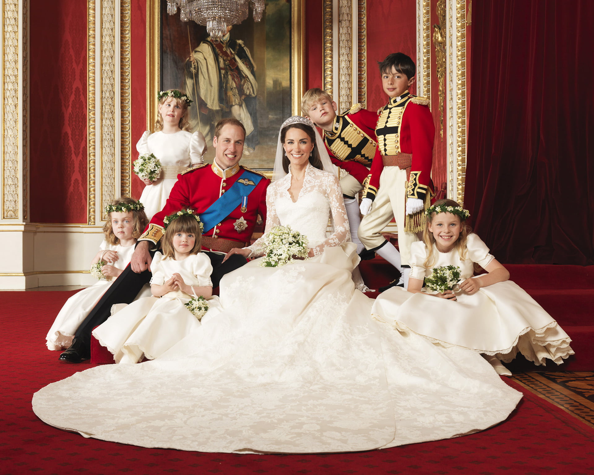 1080P, bride, wedding dress, smiling, flowers, maxi, females, elegance, red, fashion, husband, son, mature men, girls, family, event, the Prince of Wales, HD Wallpaper