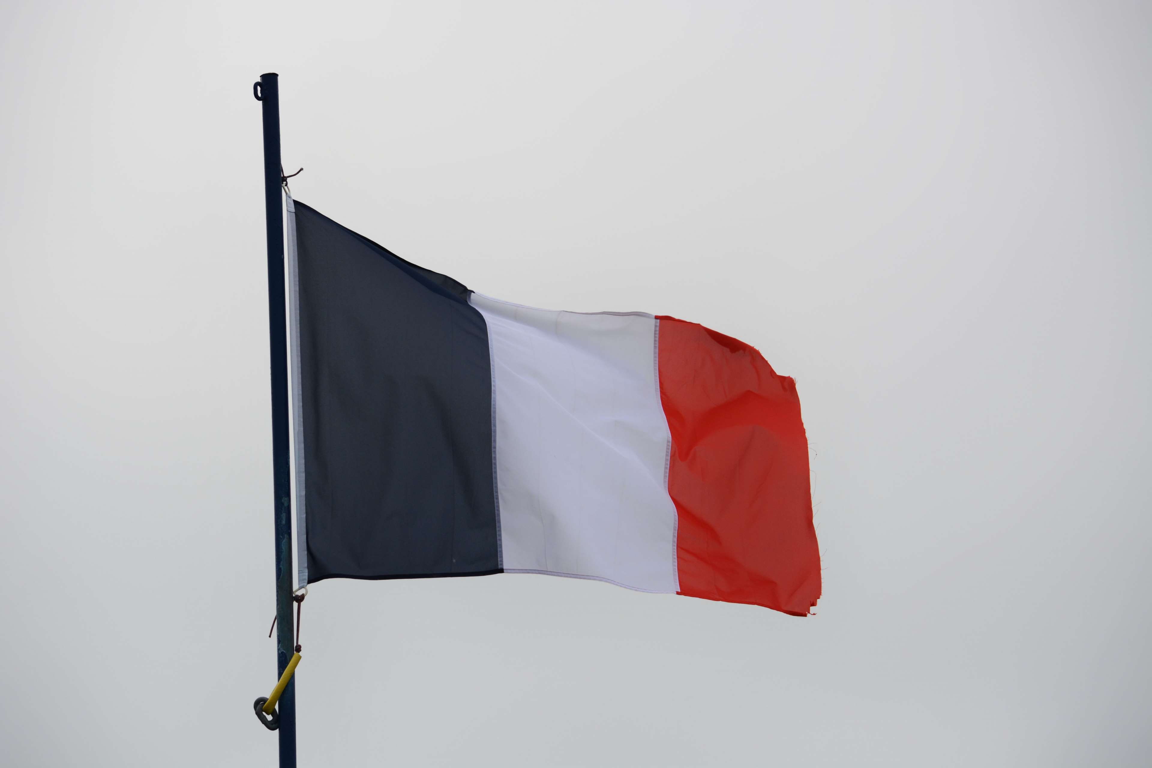 france, flag, couleurs, 4K, national icon, no people, sky, waving, drapeau, copy space, nature, pride, pays, textile, tat, patriotism, day, nation, low angle view, HD Wallpaper