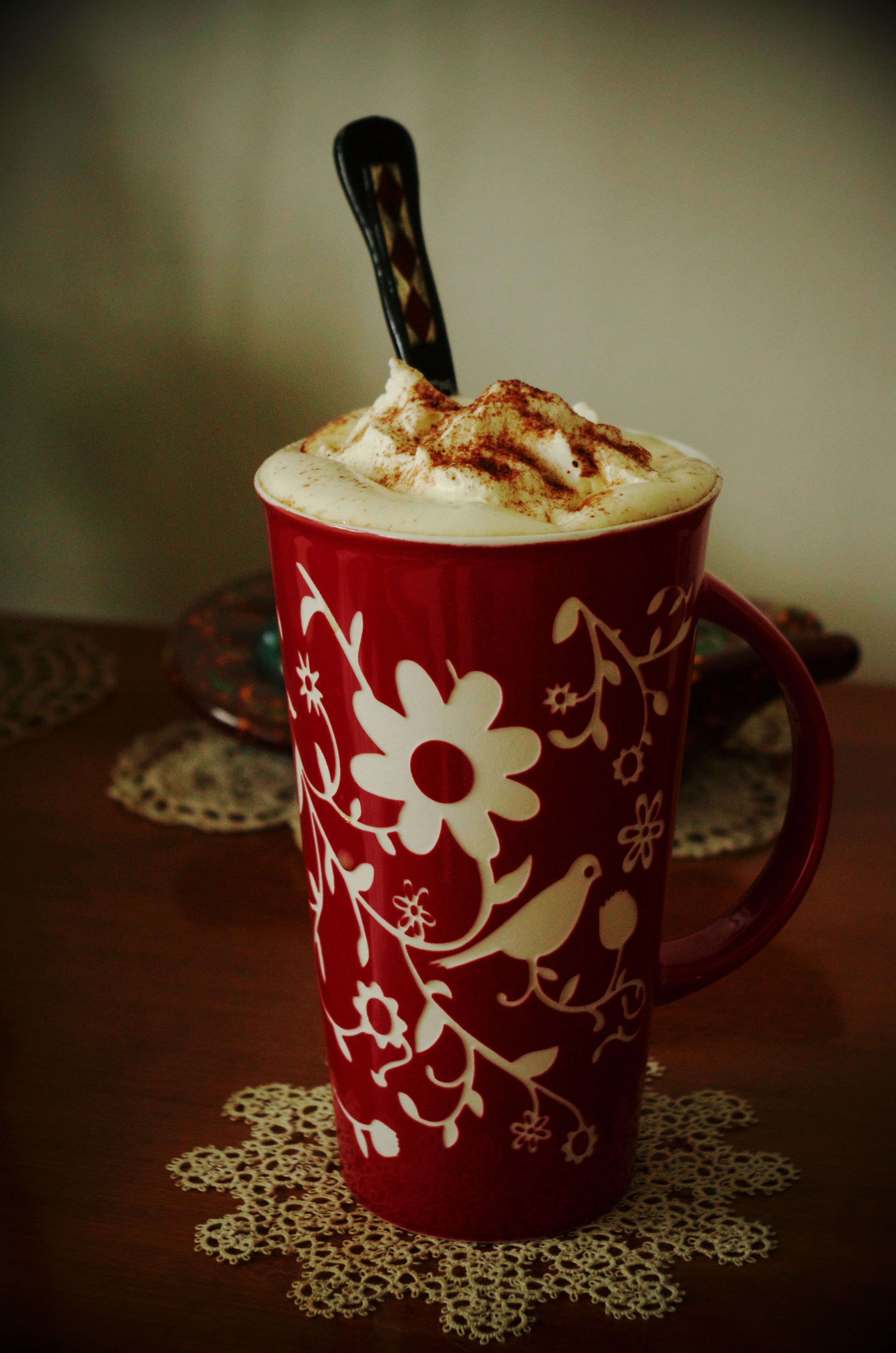 doily, close-up, drink, indoors, no people, day, floral, food, temptation, focus on foreground, mocha, hot drink, tatting, floral pattern, crockery, coffee - drink, Phone HD Wallpaper
