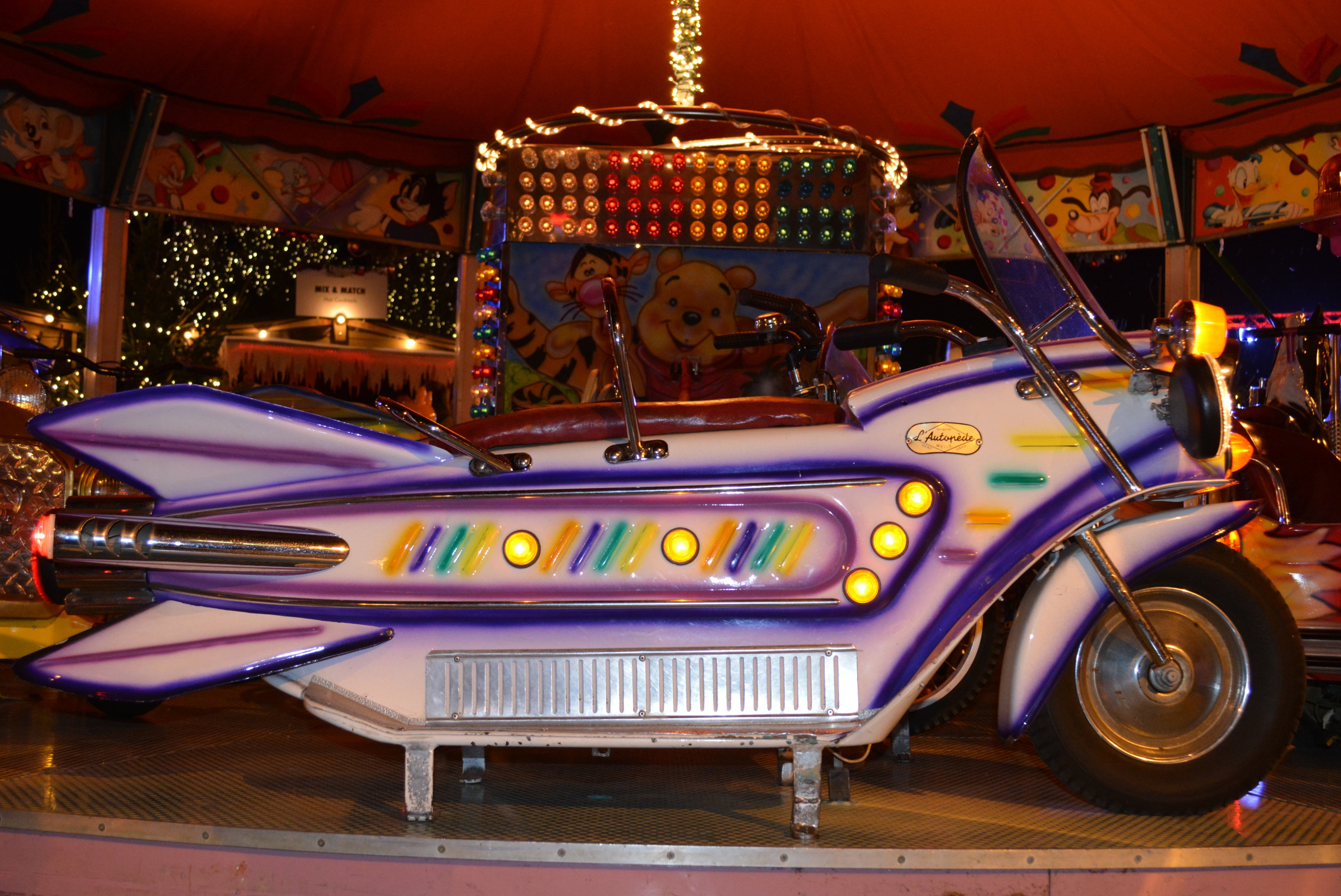 night, car, no people, enjoyment, 5K, vintage car, lighting equipment, illuminated, land vehicle, horse mill, architecture, amusement park ride, retro styled, HD Wallpaper