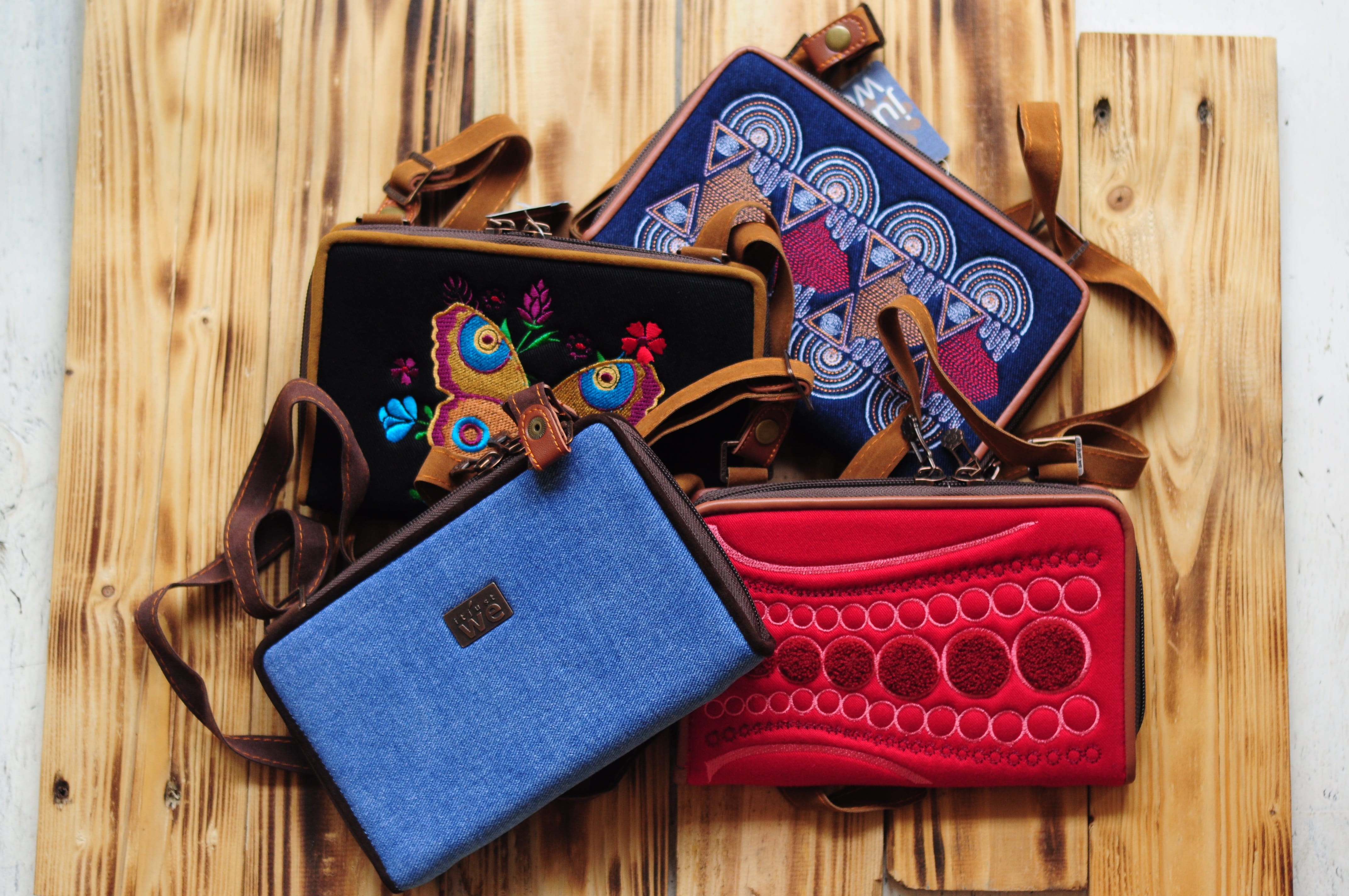 publication, table, Sash, smallbag, banner, no people, pattern, celebration, Clutch, Wallet, box, craft, Bag, still life, 4K, photograph, close-up, blue, HD Wallpaper