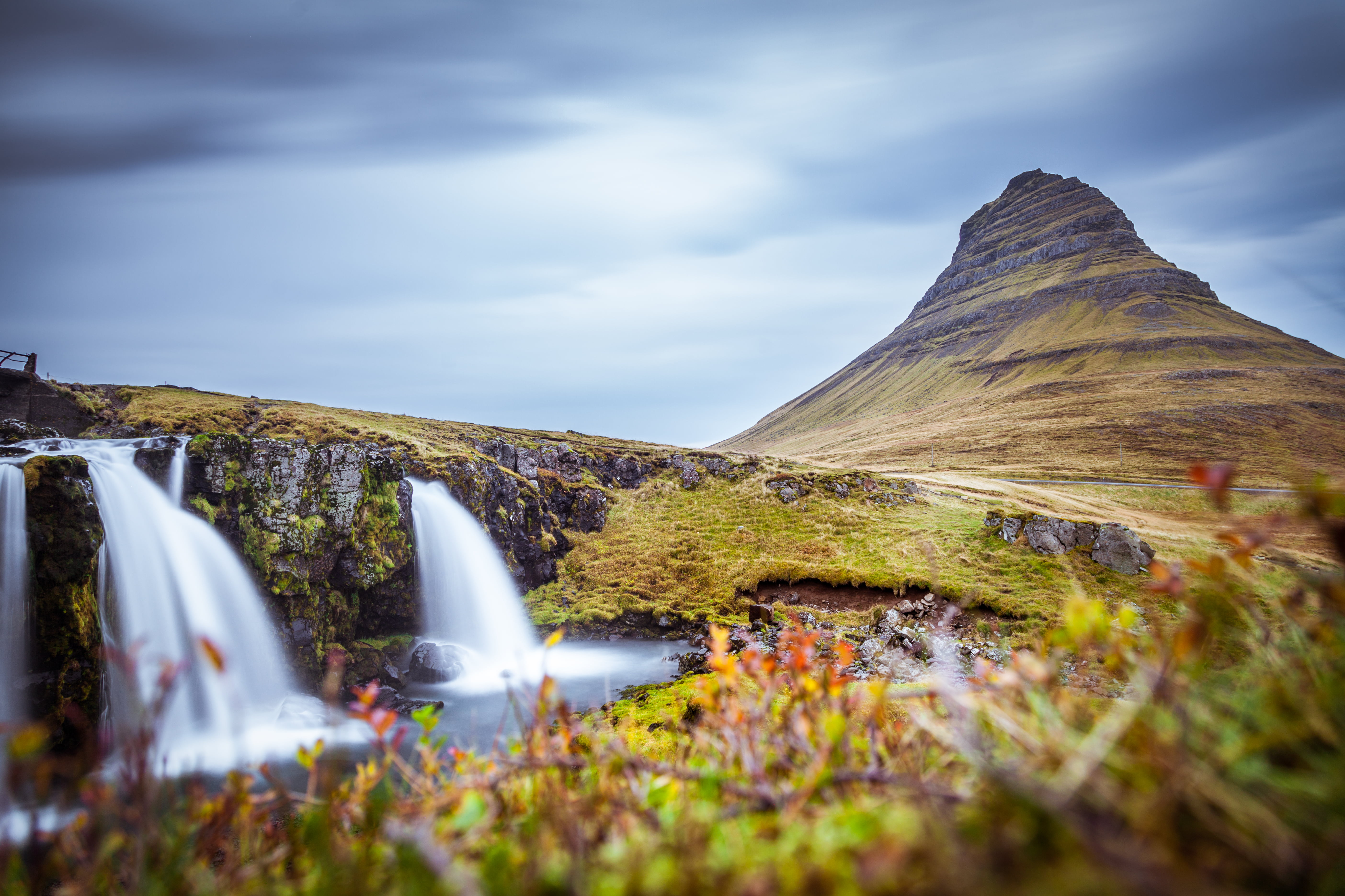 water, falls, scenics, sky, landscape, Iceland, church, cascada, near, water falls, mountain, green mountain, West  Region, Montaña, green, nature, cloudy, HD Wallpaper