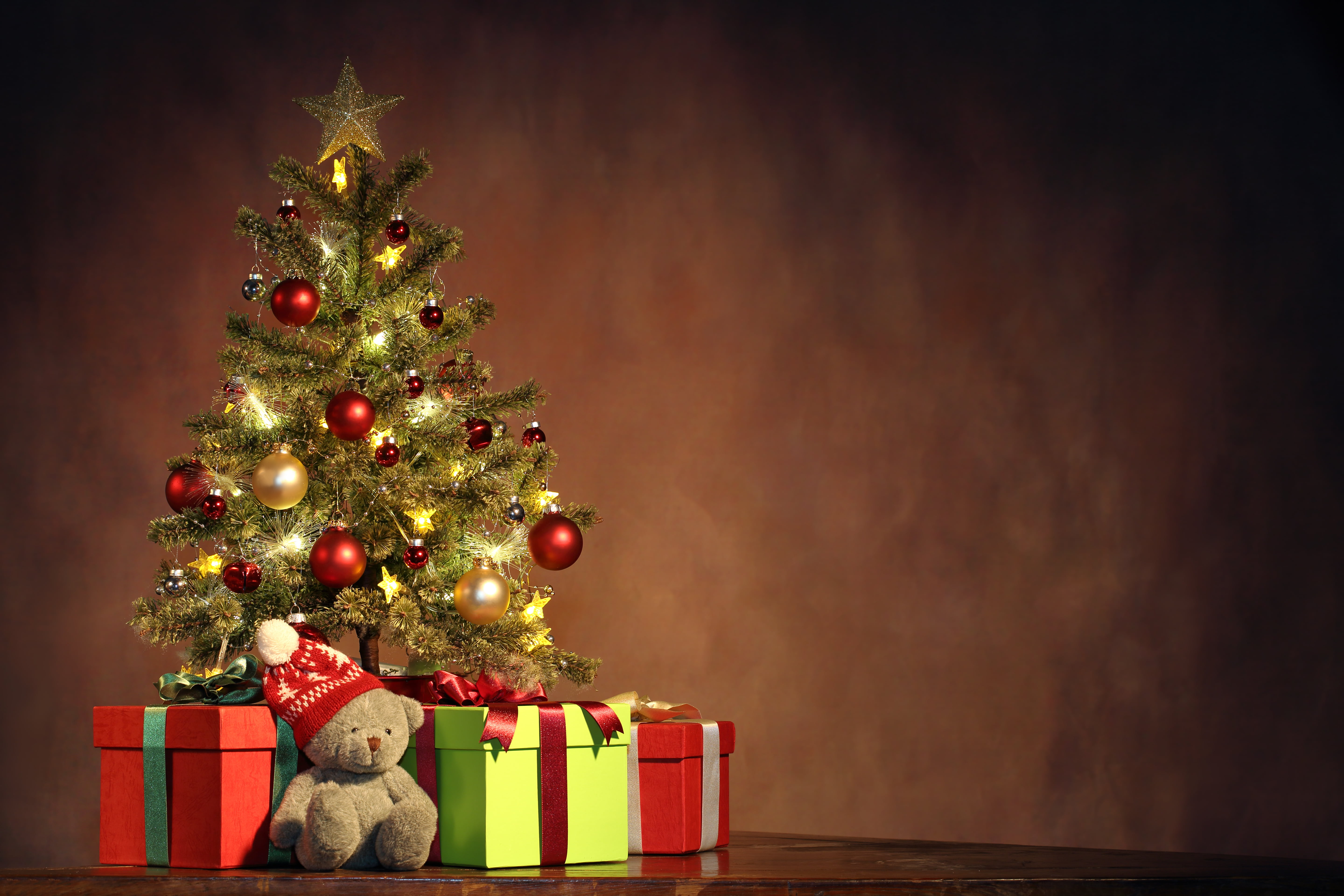 christmas Ornament, holiday - event, ornament, 5K, box, season, christmas, christmas lights, tree, winter, Merry Christmas, stars, Teddy bear, gift, holiday, HD Wallpaper