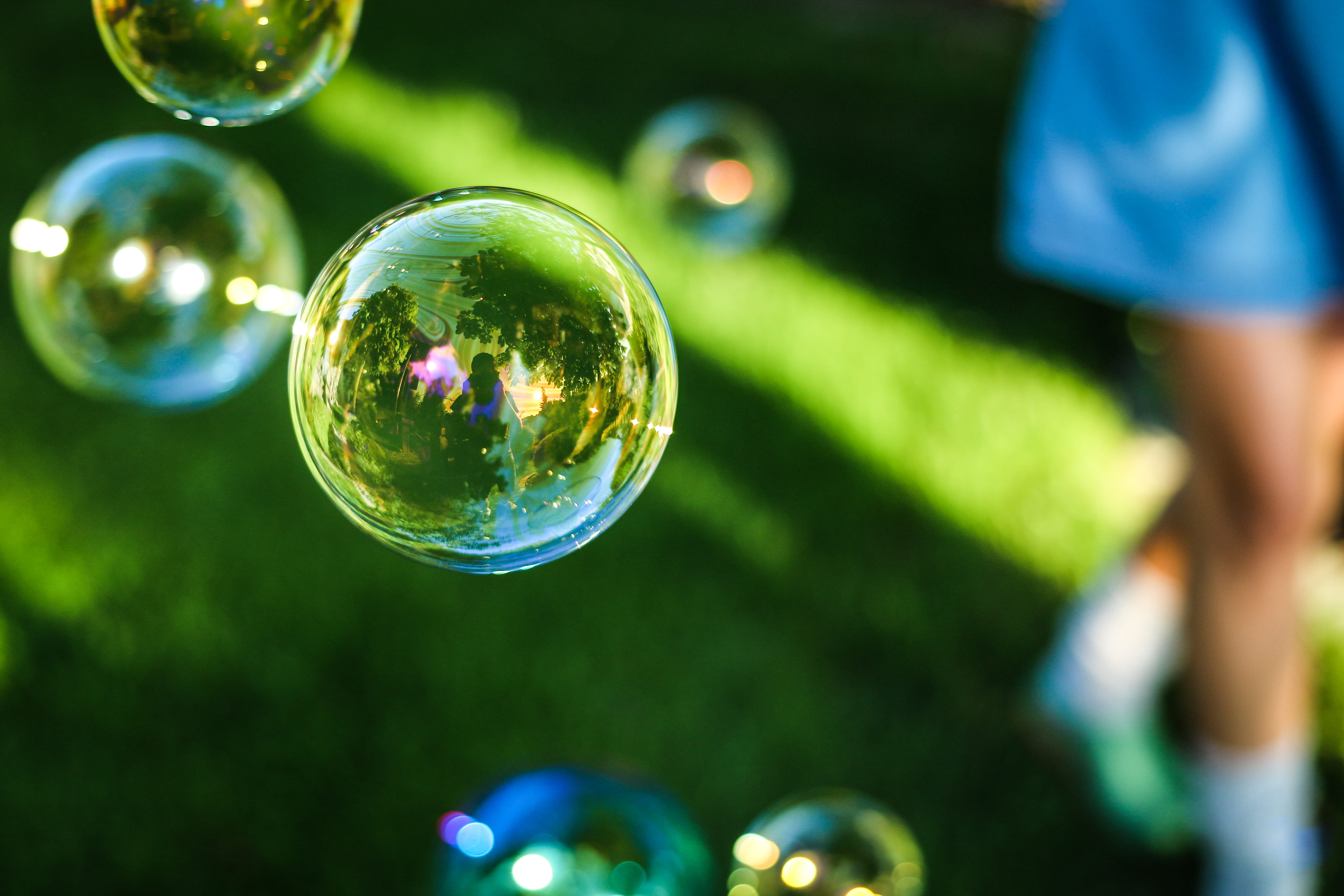 soap sud, 5K, tree, bubbles, lightweight, nature, vulnerability, wearing, shirt, close-up, reflection, green color, grass, plant, human body part, green, HD Wallpaper