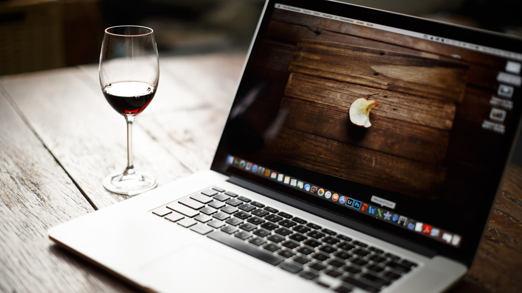 1080P, mark, glass, bitten, Apple, creative, sign, laptop, still life, wine, from lolita777, Corporation, HD Wallpaper