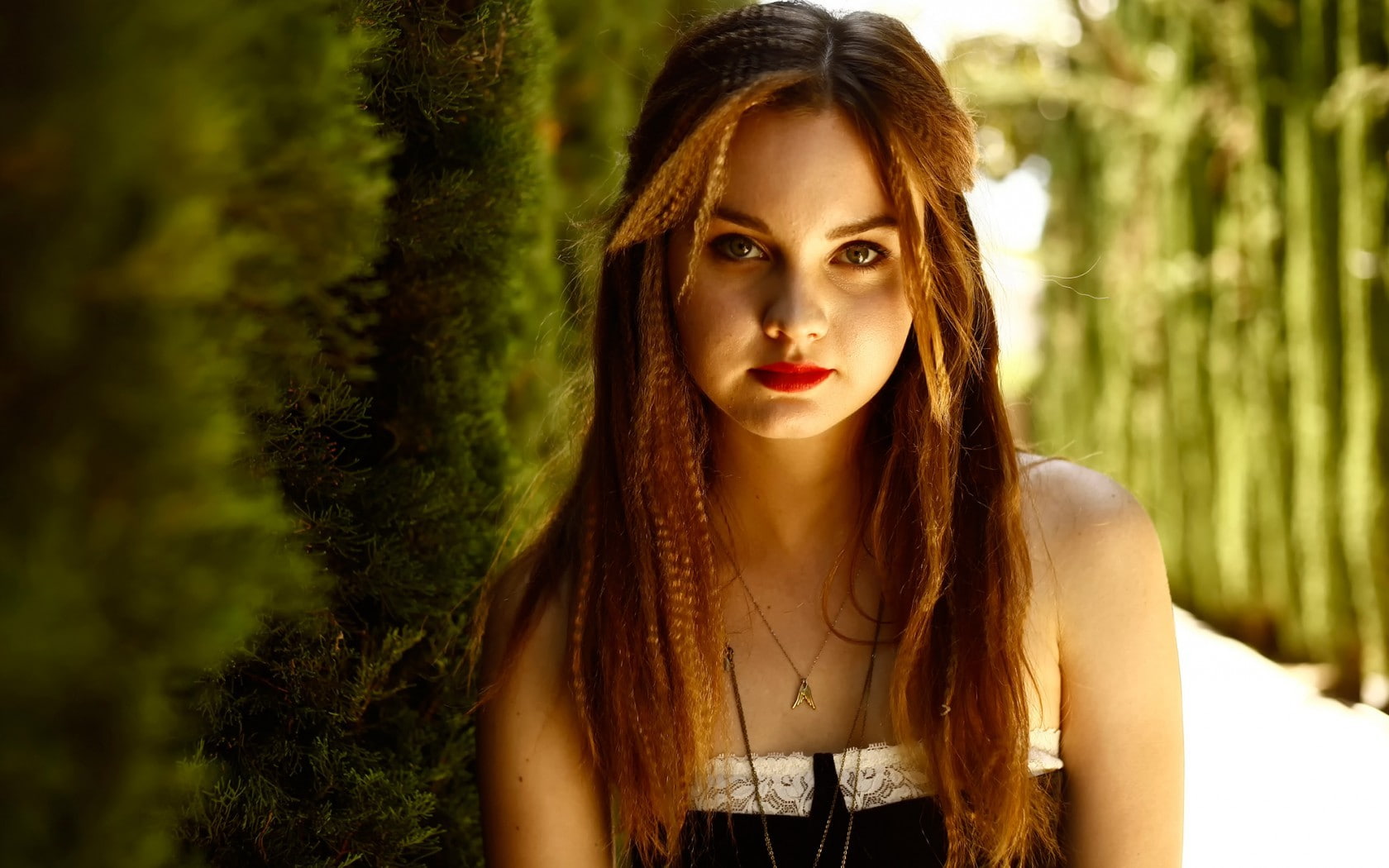 actress, red lipstick, model, women, women outdoors, Liana Liberato, necklace, 720P, HD Wallpaper