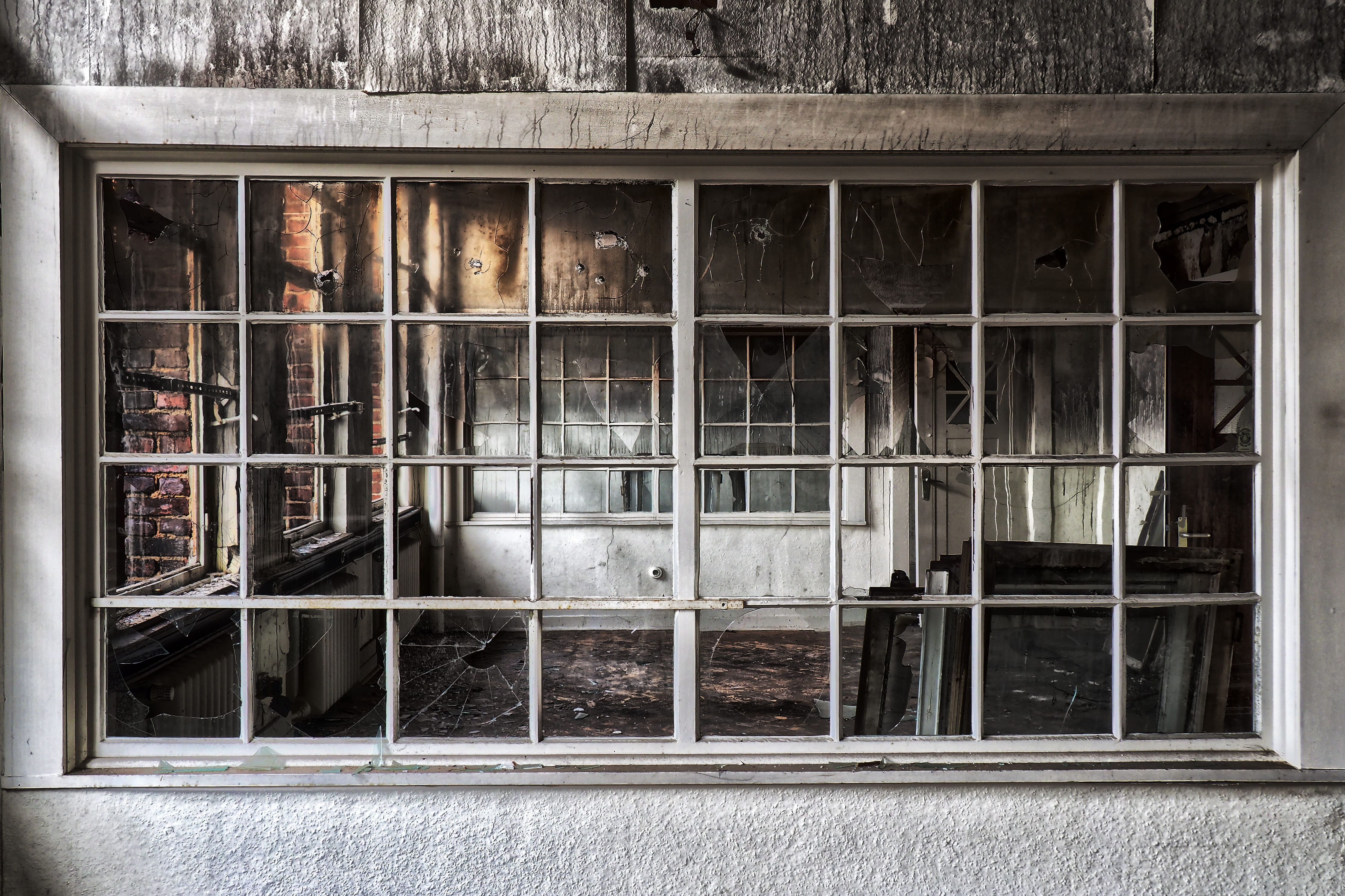 transient, decay, 4K, building, wall - building feature, forgotten places, broken, house, old building, ailing, lost place, transience, leave, past, home, HD Wallpaper