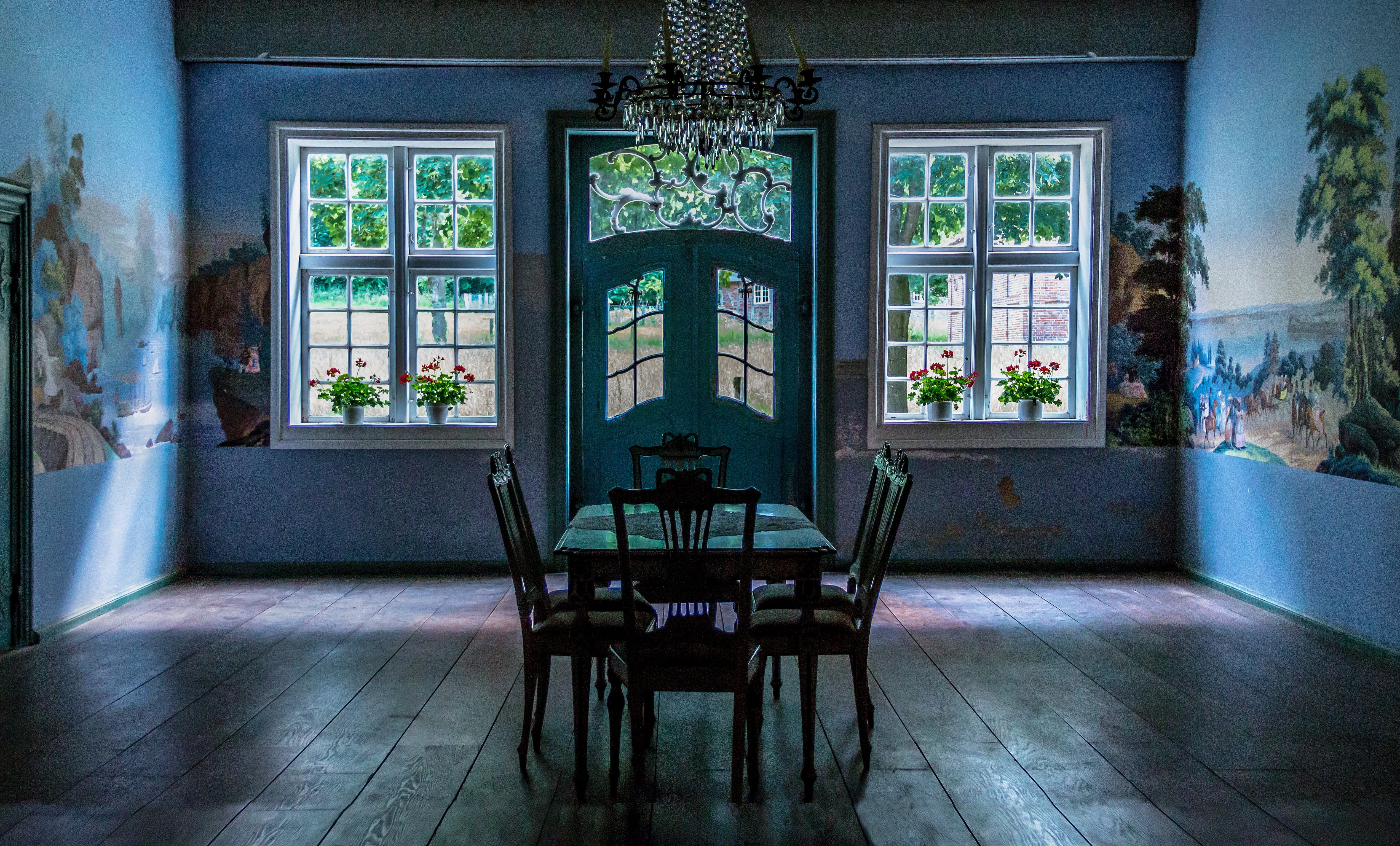 atmosphere, door, old building, entrance, old room, leave, no people, space, window, indoors, room, wooden, past, forget, ornate, empty, set, day, transience, HD Wallpaper