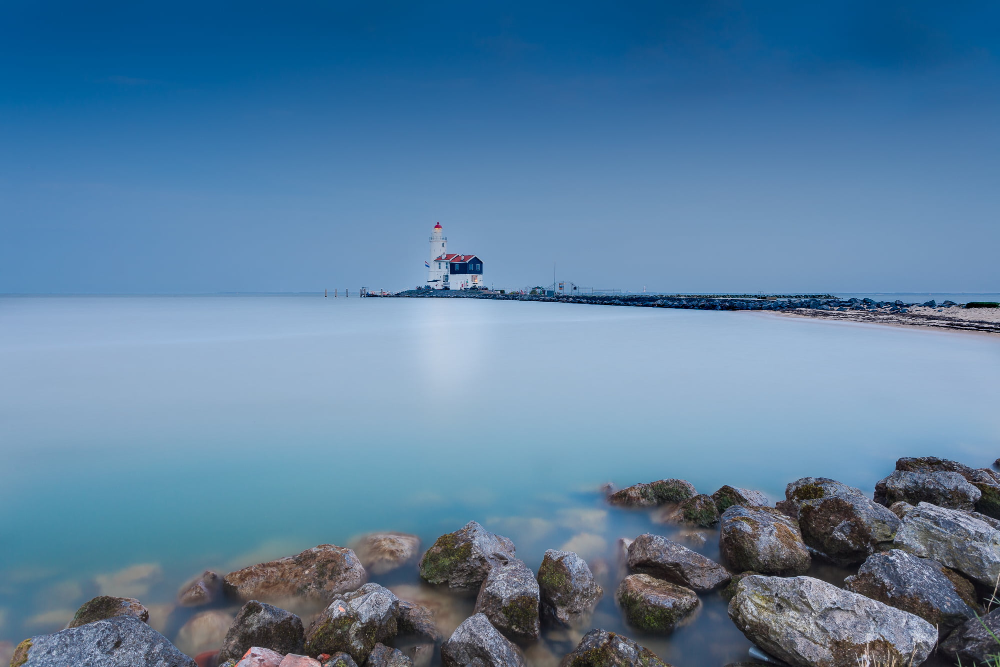 Water, Nood, afar, view, mk II, Paard van Marken, marken, 1080P, lighthouse, stones, Canon EOS 5D, white, shore, coastline, blue, Blue Hour, 4L, sky, brown, HD Wallpaper