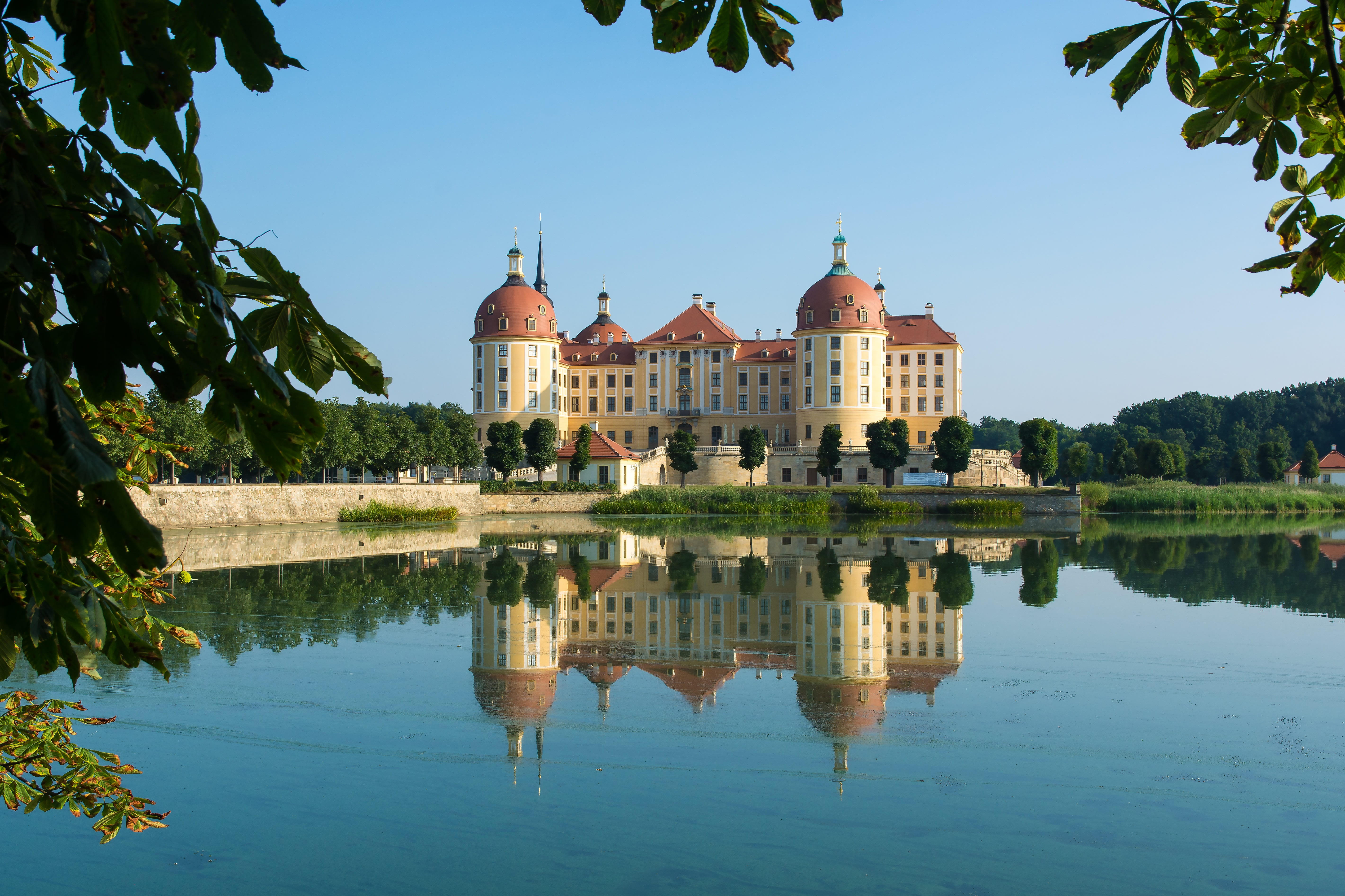sky, architecture, water, bear, travel destinations, residential district, luxury, government, white, castle, nature, royal castle, body, blue, brown, castle park, HD Wallpaper