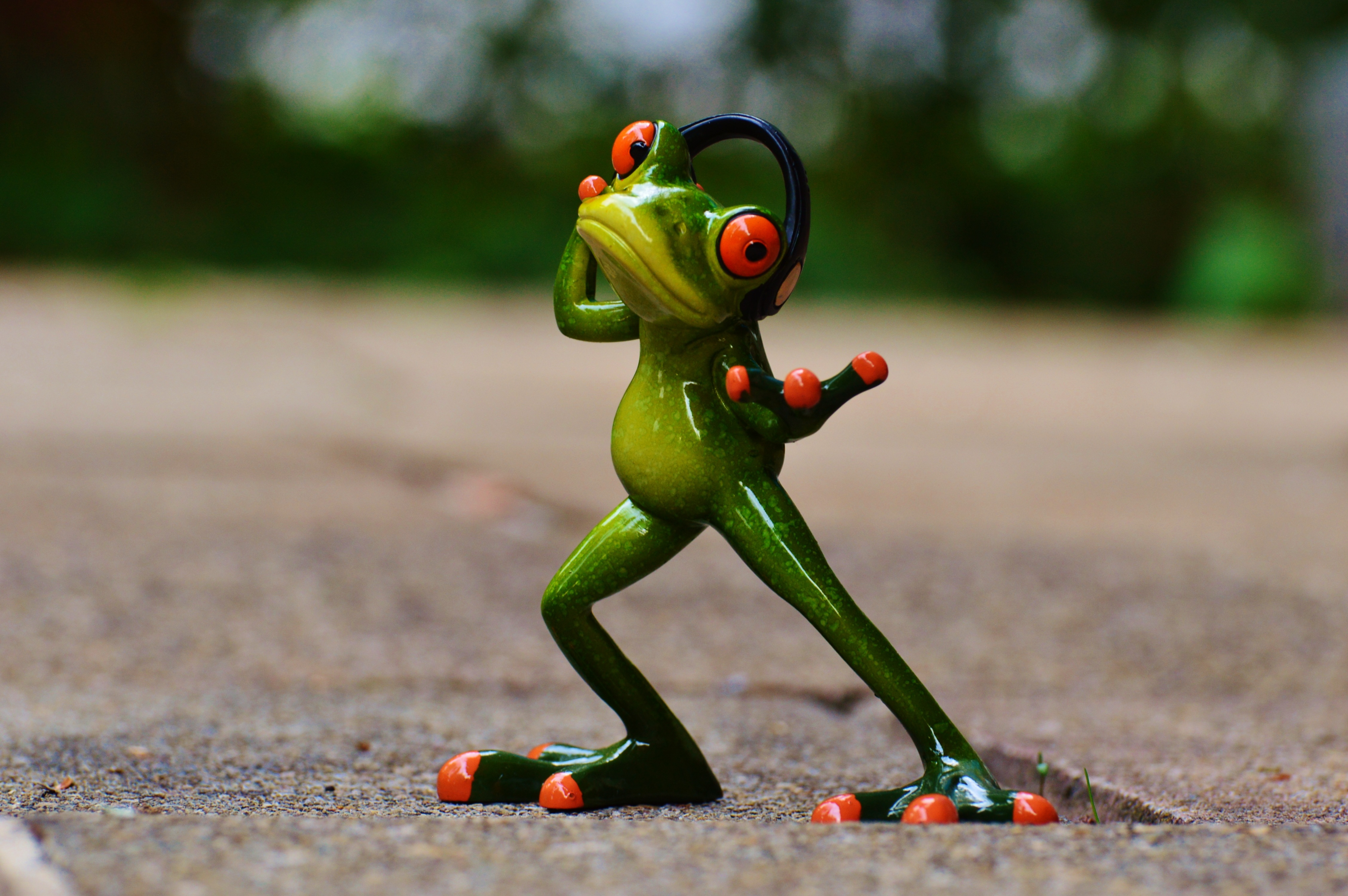 figurine, headset, female likeness, nature, green, representation, fun, craft, day, funny, wearing, focus on foreground, no people, creativity, human representation, HD Wallpaper