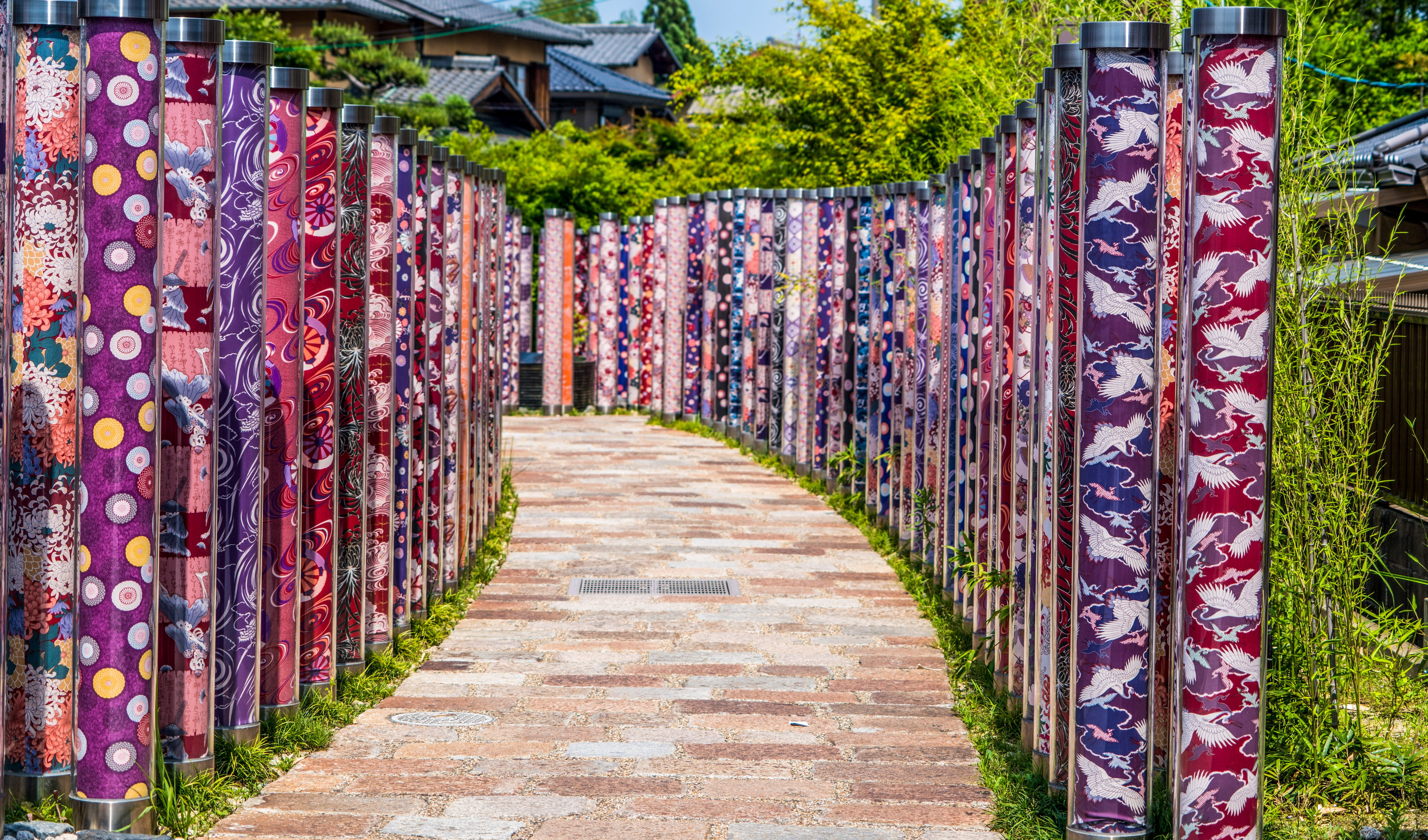 footpath, pathway, alley, colorful, direction, wall, kyoto, landmark, plant, the way forward, in a row, no people, walkway, religion, architecture, day, HD Wallpaper