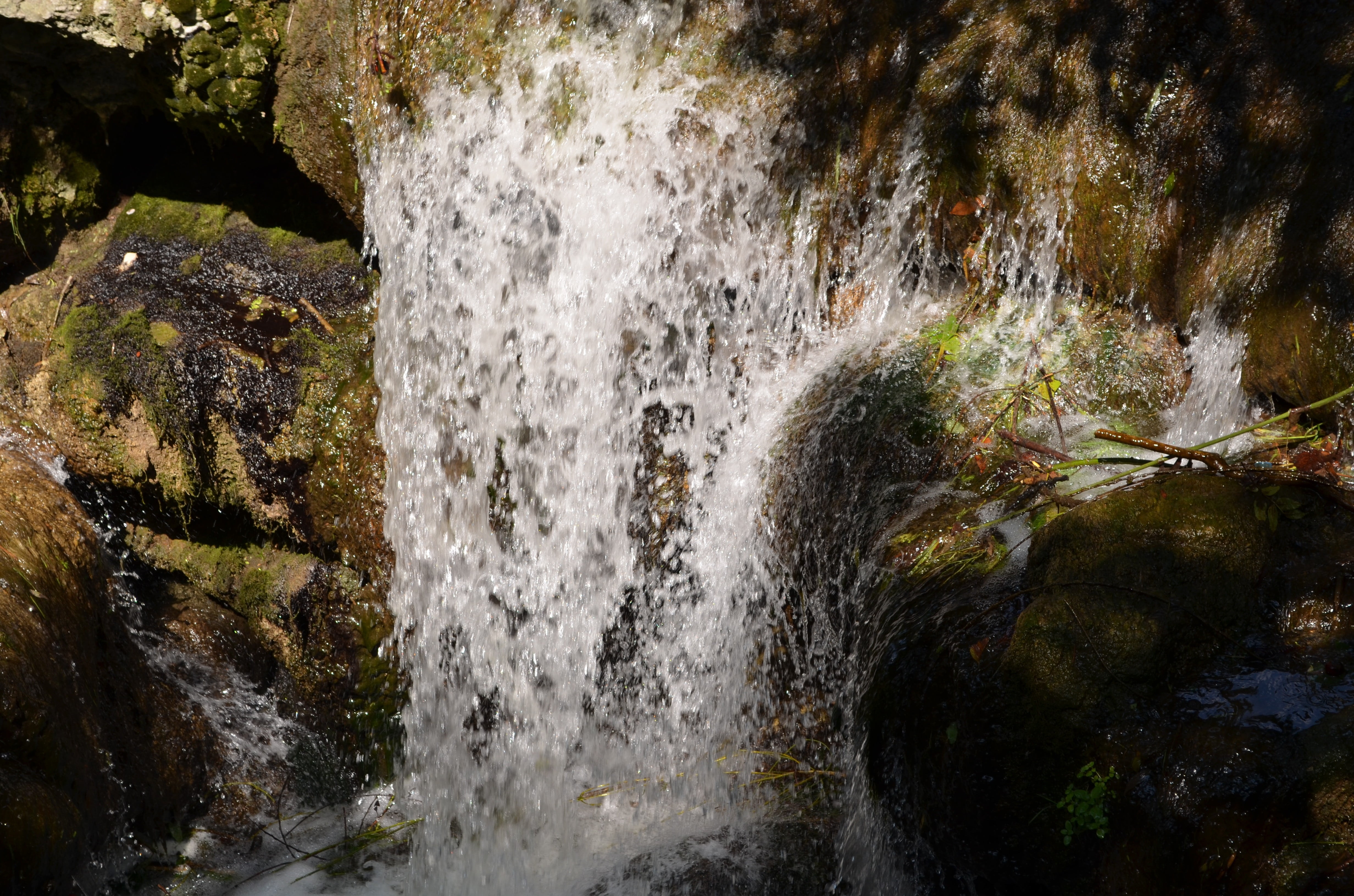 nature, solid, brown, falling water, flowing, grass, rock, day, flowing water, running water, outdoors, scenics - nature, waterfall, 4K, long exposure, HD Wallpaper