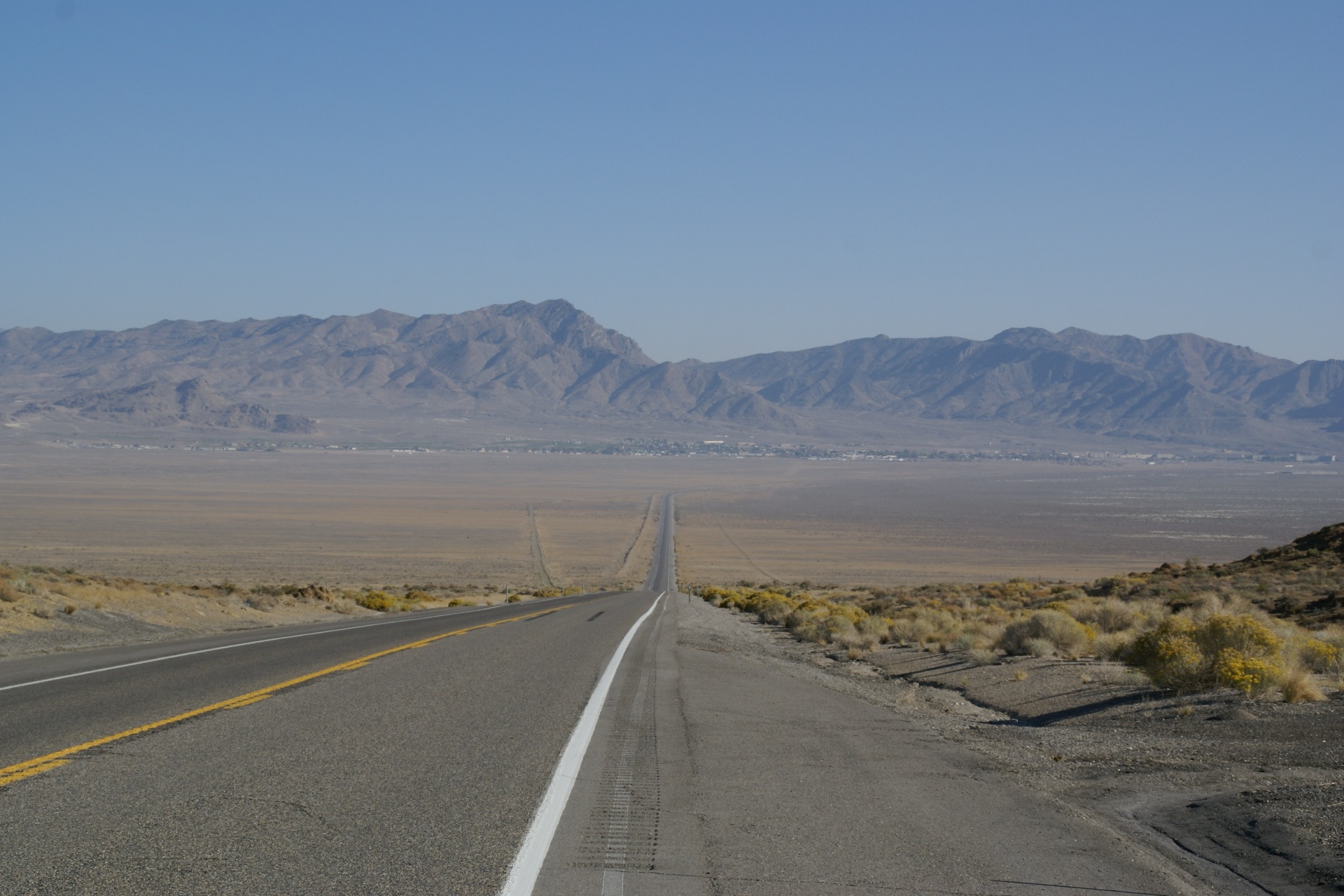 the way forward, plain, transportation, transport, diminishing perspective, straight, land, travle, lane, road trip, endless, asphalt, environment, wendover, HD Wallpaper