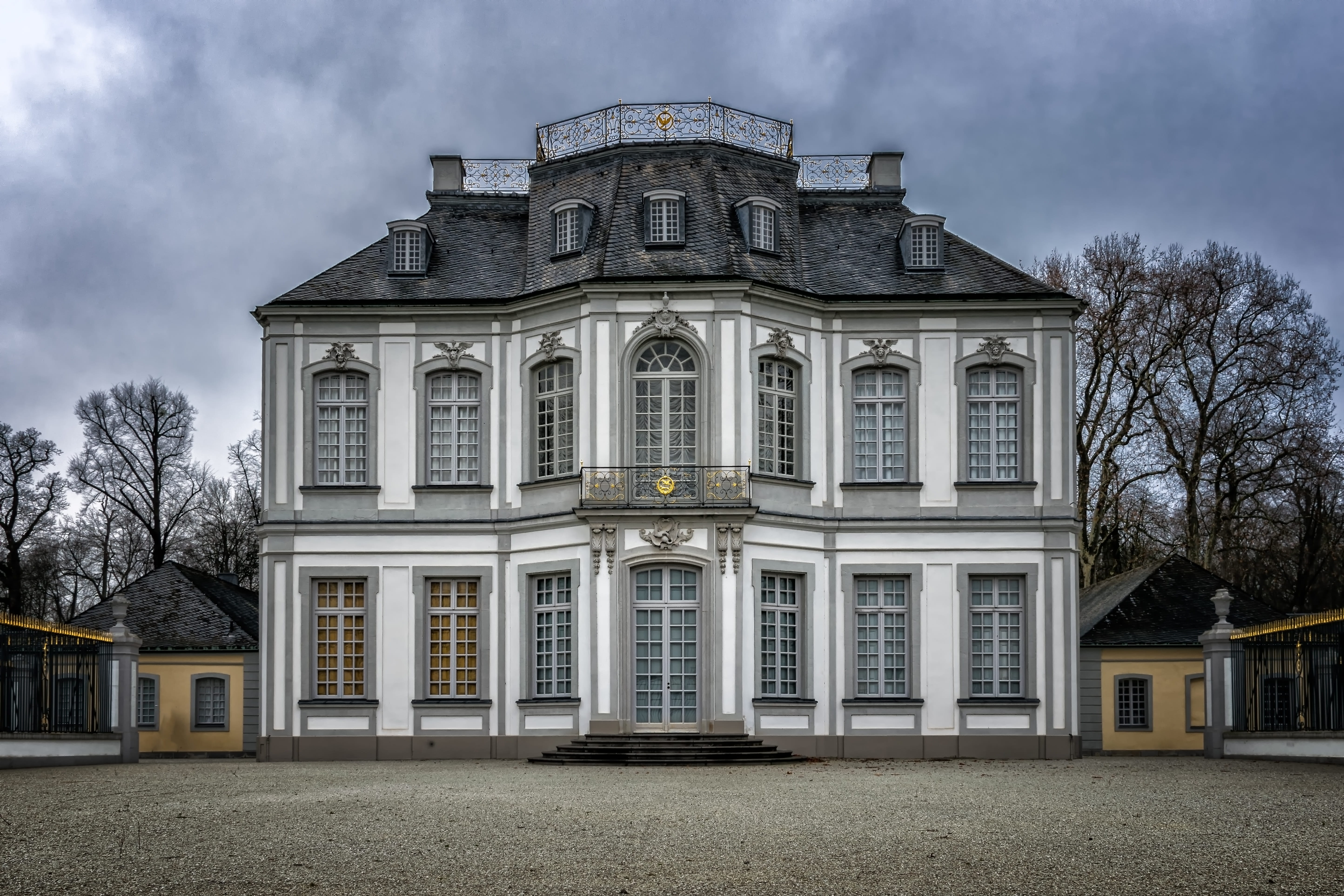 cloud - sky, education, low angle view, day, plant, falconry, outdoors, building exterior, casanova, tree, built structure, building, germany, residential district, HD Wallpaper