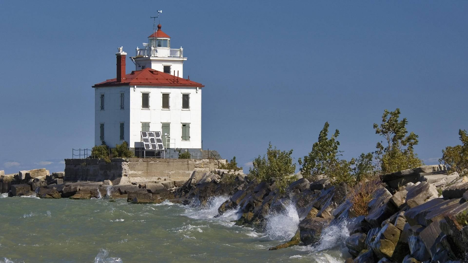 fairport, 1080P, harbor, west, nature and landscapes, lake, ohio, lighthouse, causeway, rocks, erie, surf, HD Wallpaper
