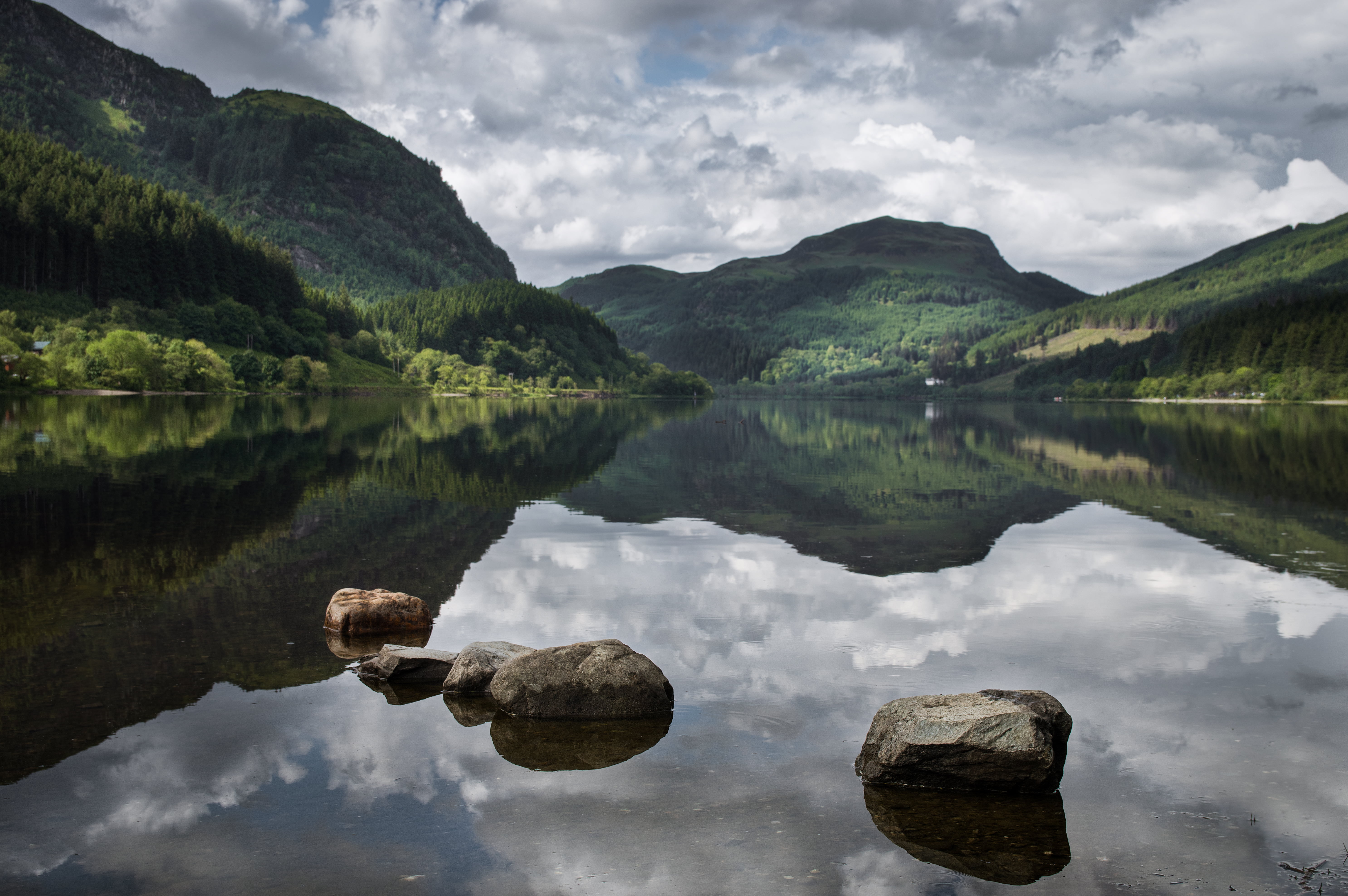 stones, mountains, sky, clear, water, near, 5K, Loch  Lubnaig, cloud - Sky, mountain, hills, reflection, nature, calm, scenics, blue, lake, summer, rock - Object, HD Wallpaper