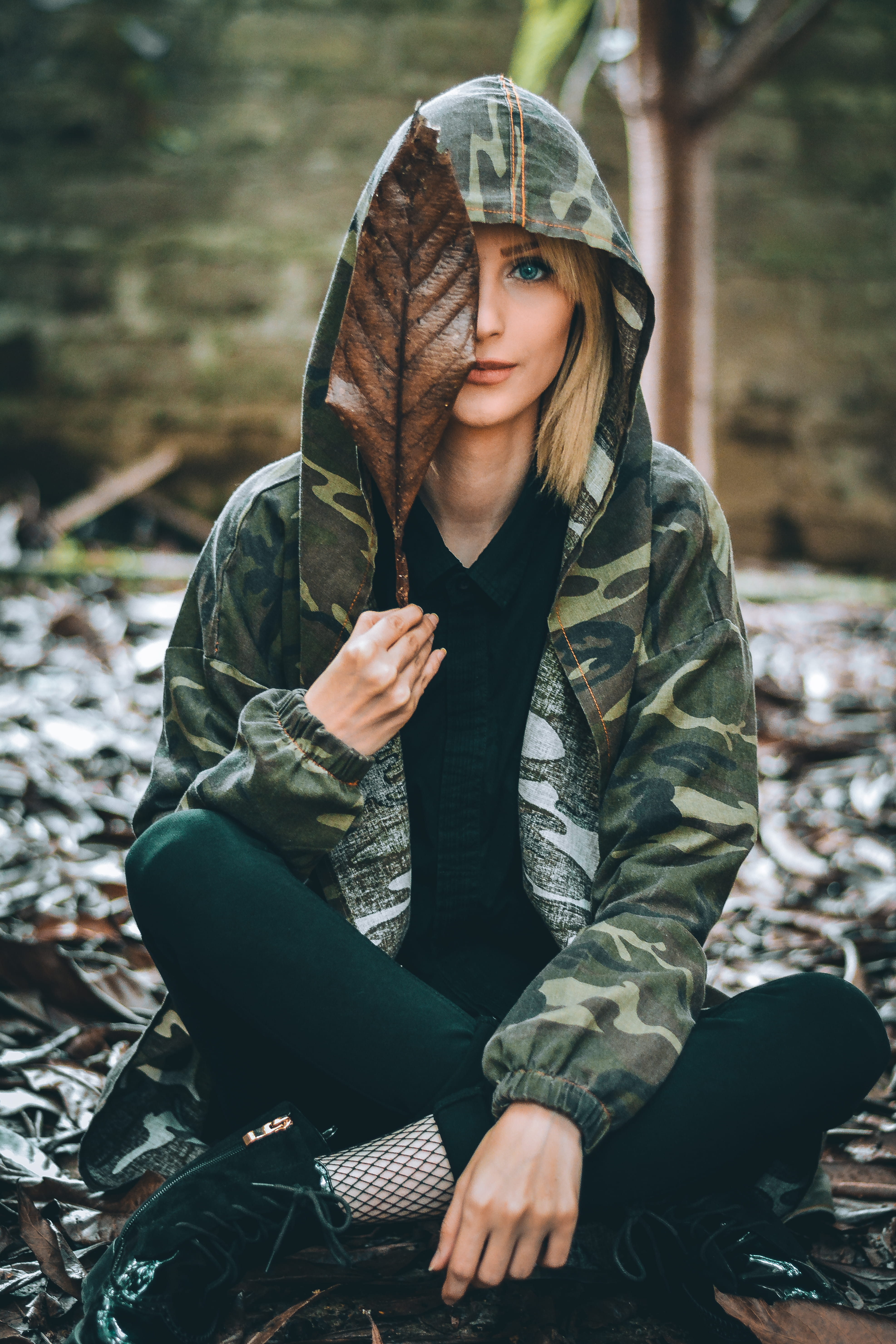 young adult, lifestyles, sitting, face, field, warm clothing, winter, three quarter length, teenager, day, dried, holding, real people, covering, casual clothing, Phone HD Wallpaper