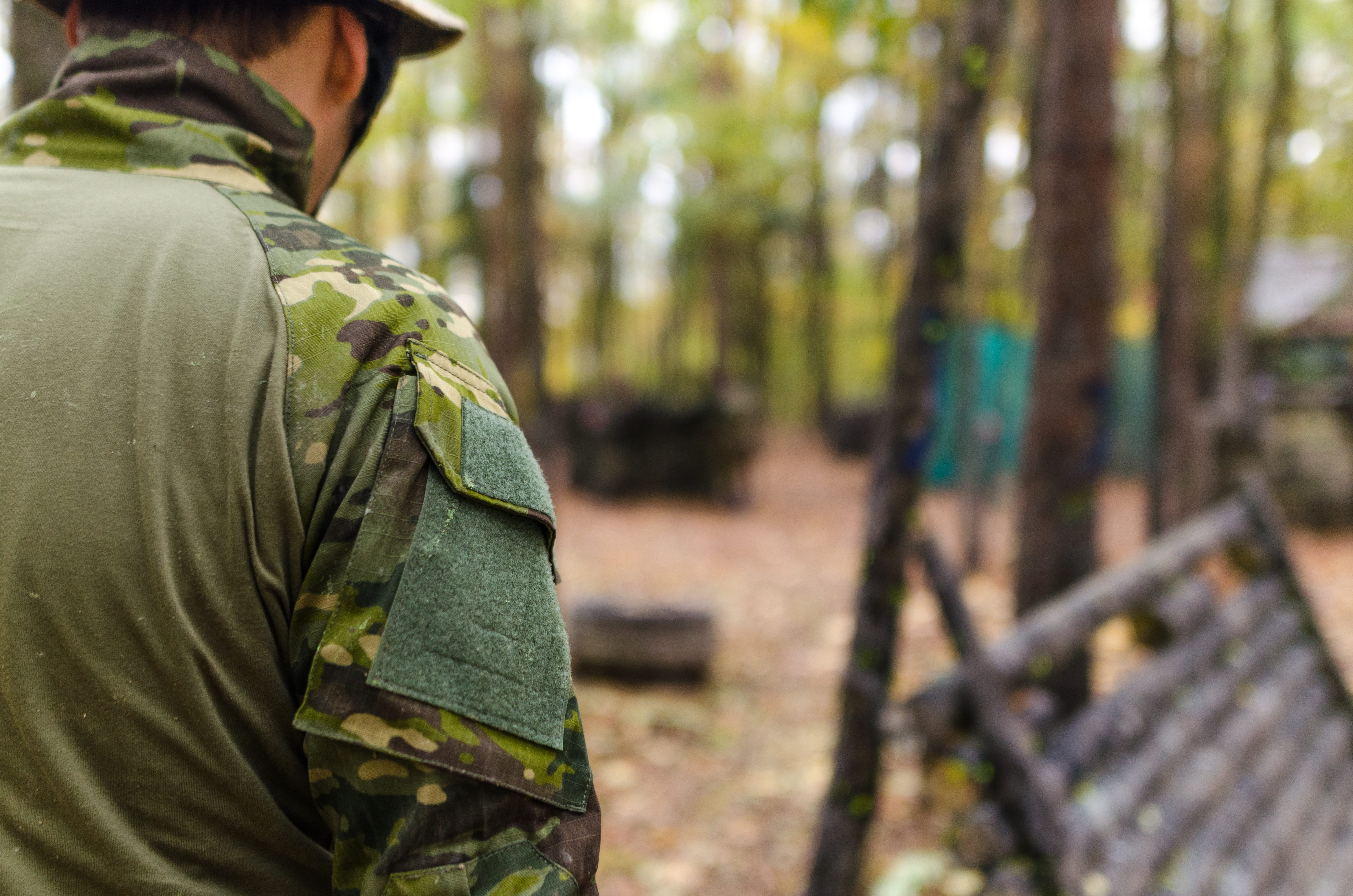 training, uniform, trees, one person, rear view, day, focus on foreground, 4K, woodland, daylight, nature, men, camouflage, background, government, combat, HD Wallpaper