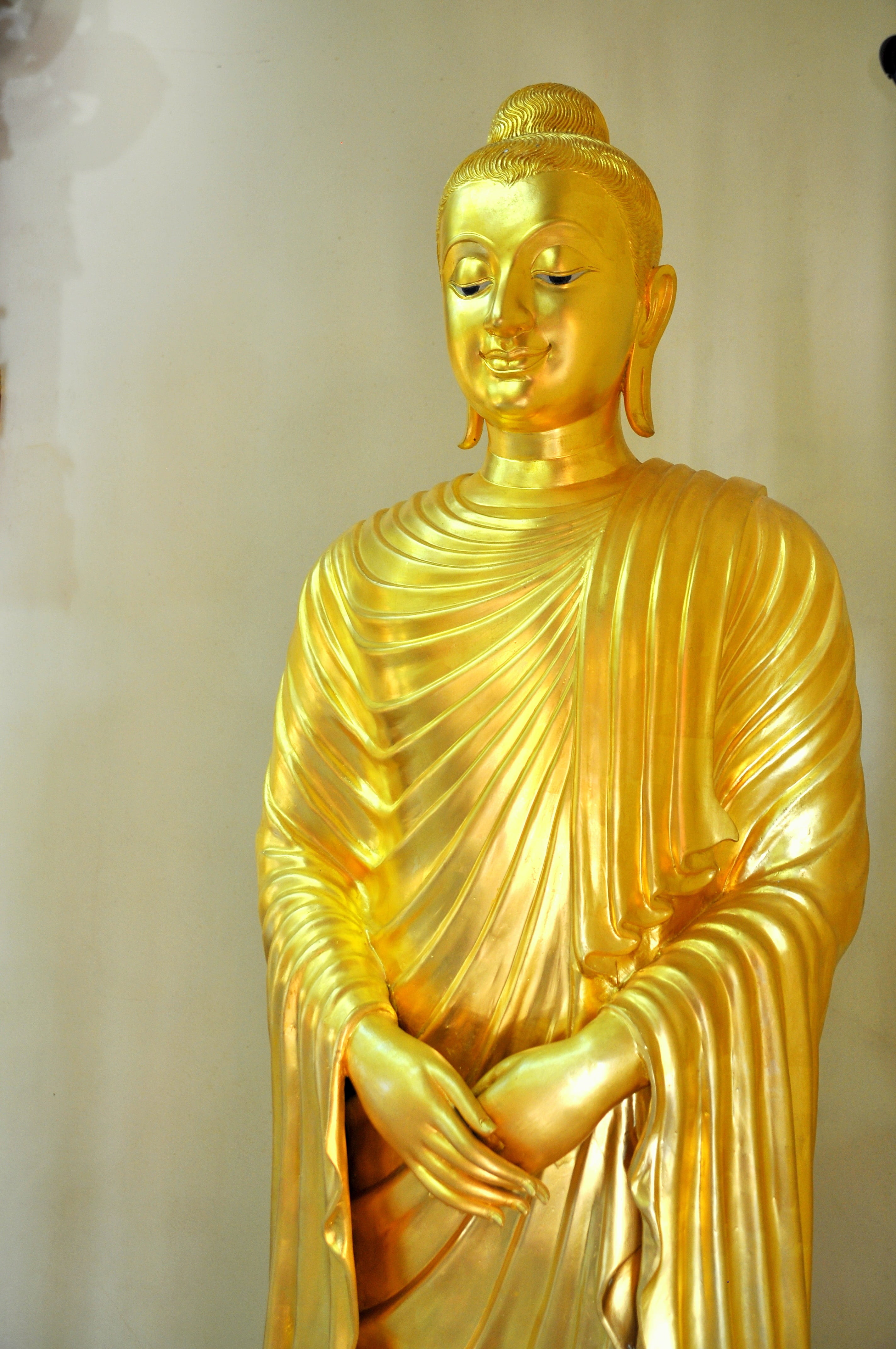 thailand, indoors, art and craft, belief, idol, buddhism, no people, asia, wat, male likeness, creativity, gold colored, religion, statue, craft, sculpture, Phone HD Wallpaper