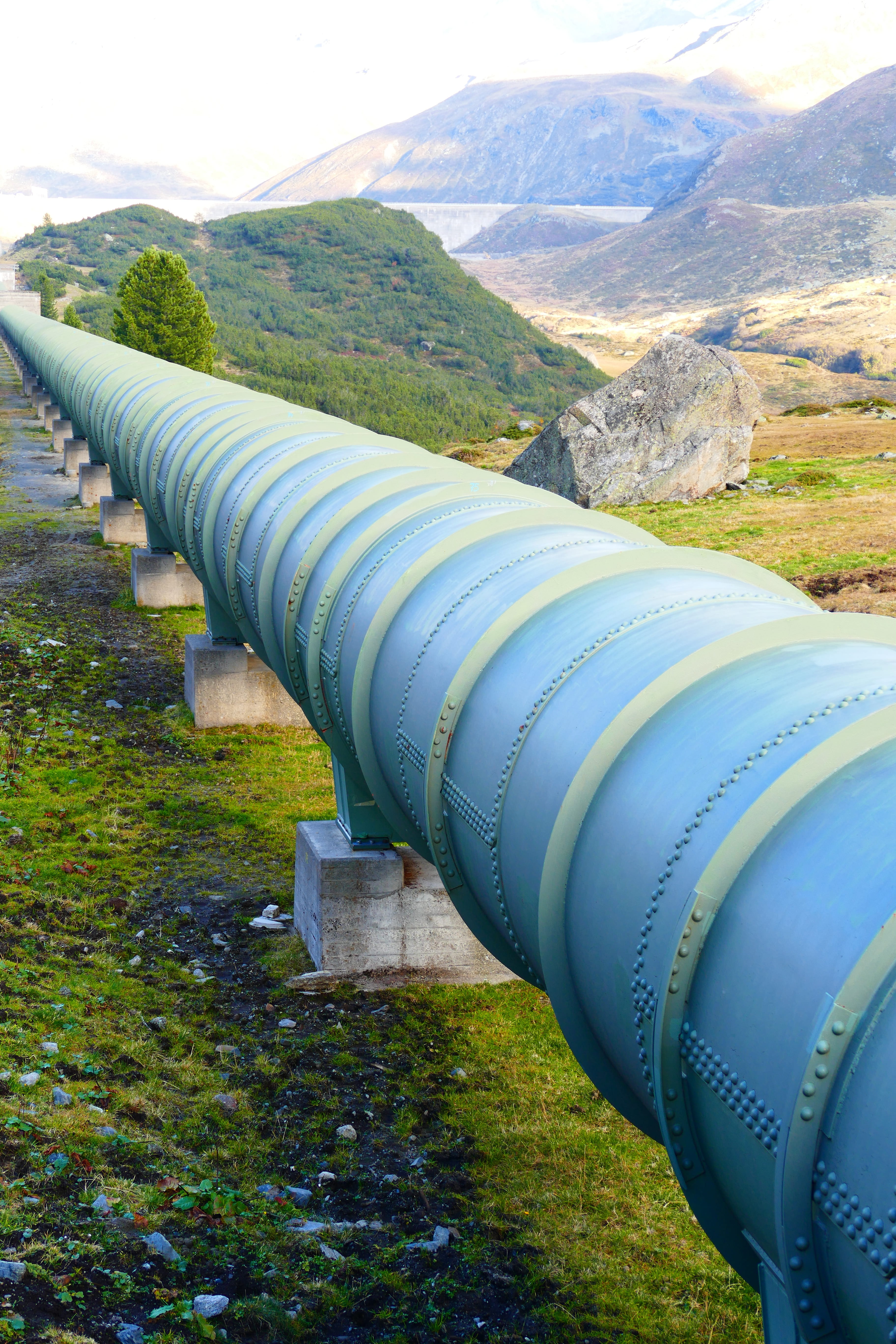 tranquil scene, flow, metal, tube, water running, pipeline, field, green color, tranquility, in a row, land, beauty in nature, outdoors, guide, water supply, Phone HD Wallpaper