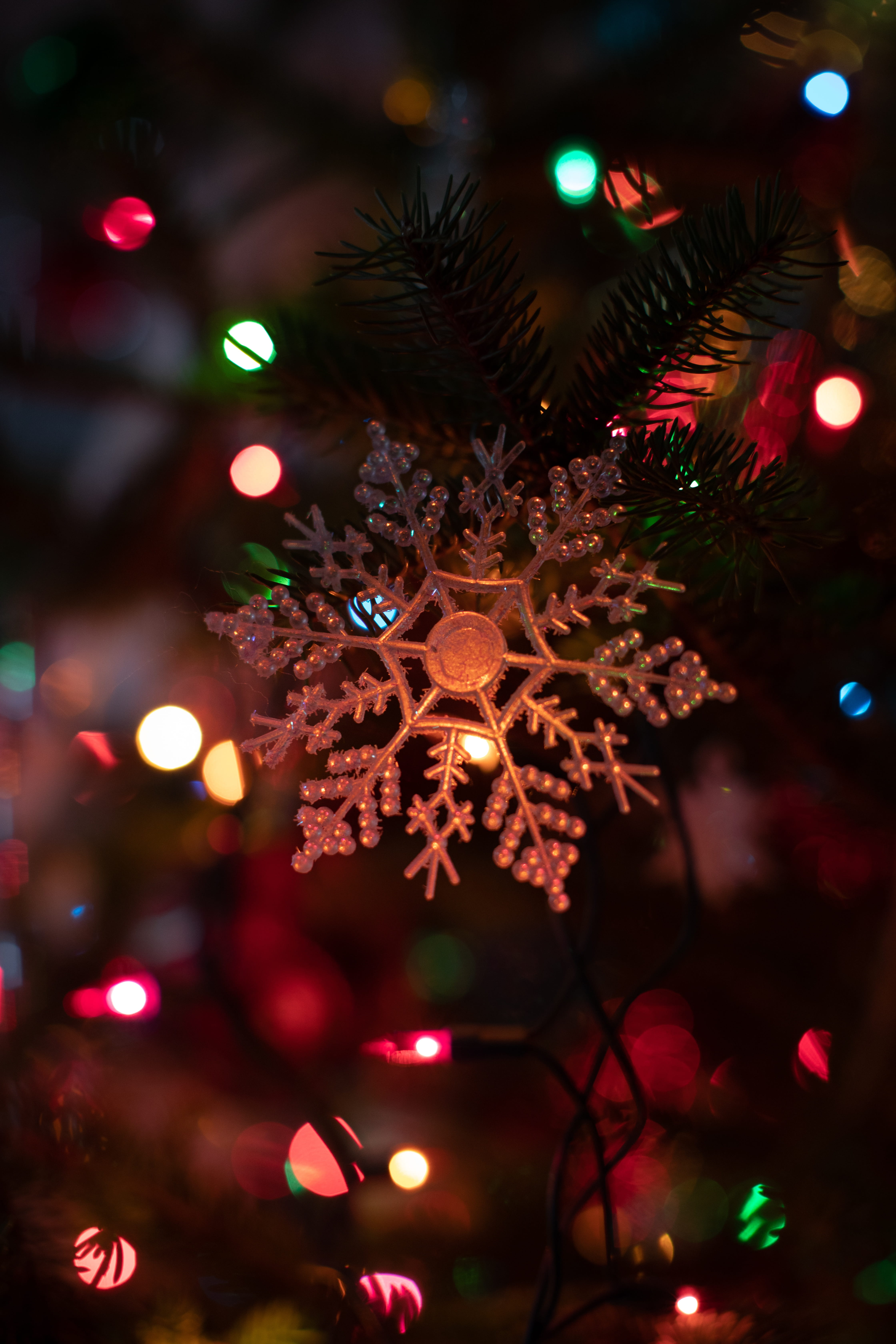religion, holiday - event, plant, tree, christmas lights, christmas decoration, holiday, decoration, night, christmas ornaments, 5K, christmas tree, christmas ornament, Phone HD Wallpaper