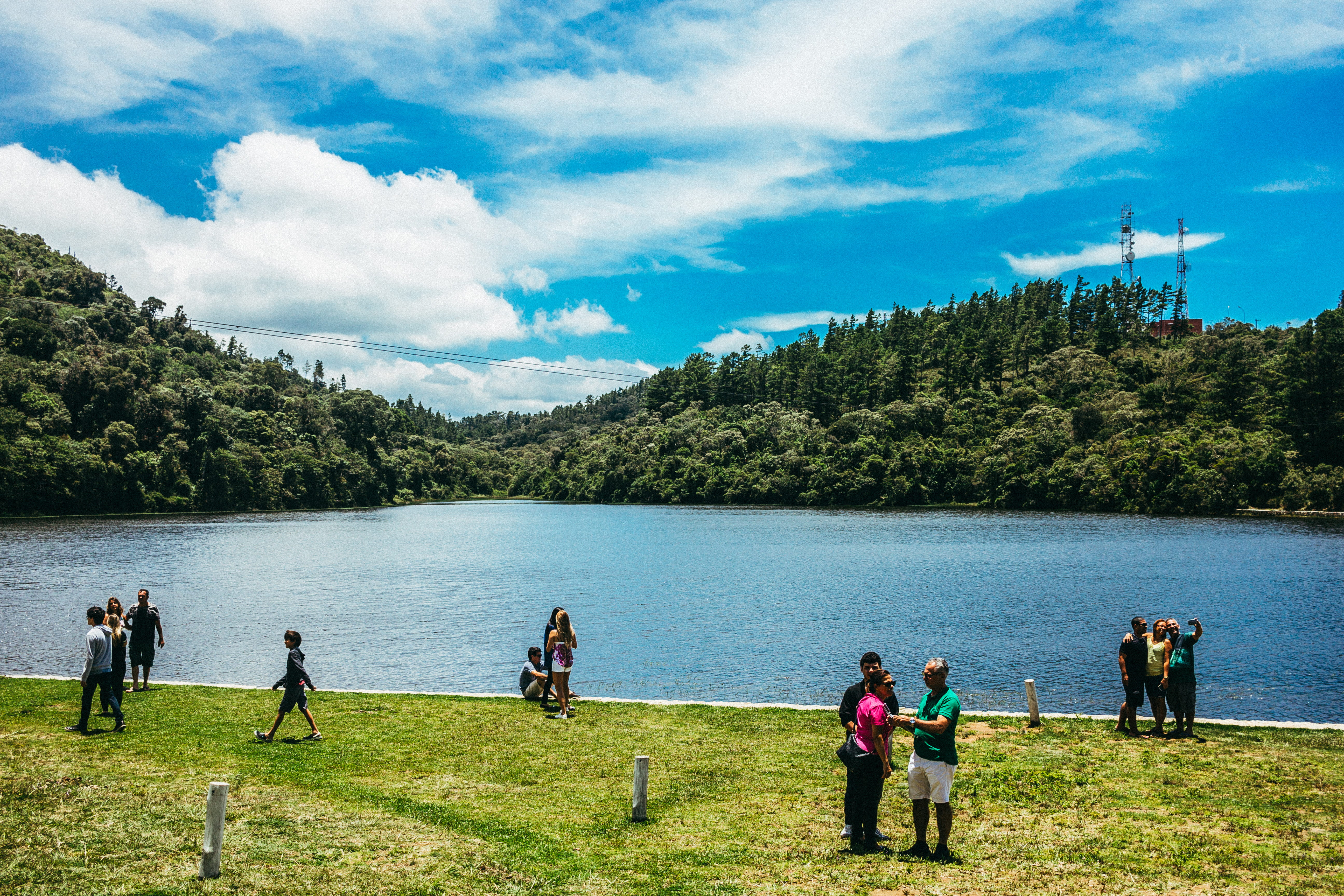 women, outdoors, cloud - sky, trip, brasil, sky, crowd, day, beauty in nature, scenics - nature, trees, men, lake, leisure activity, brazil, mountain, tree, HD Wallpaper
