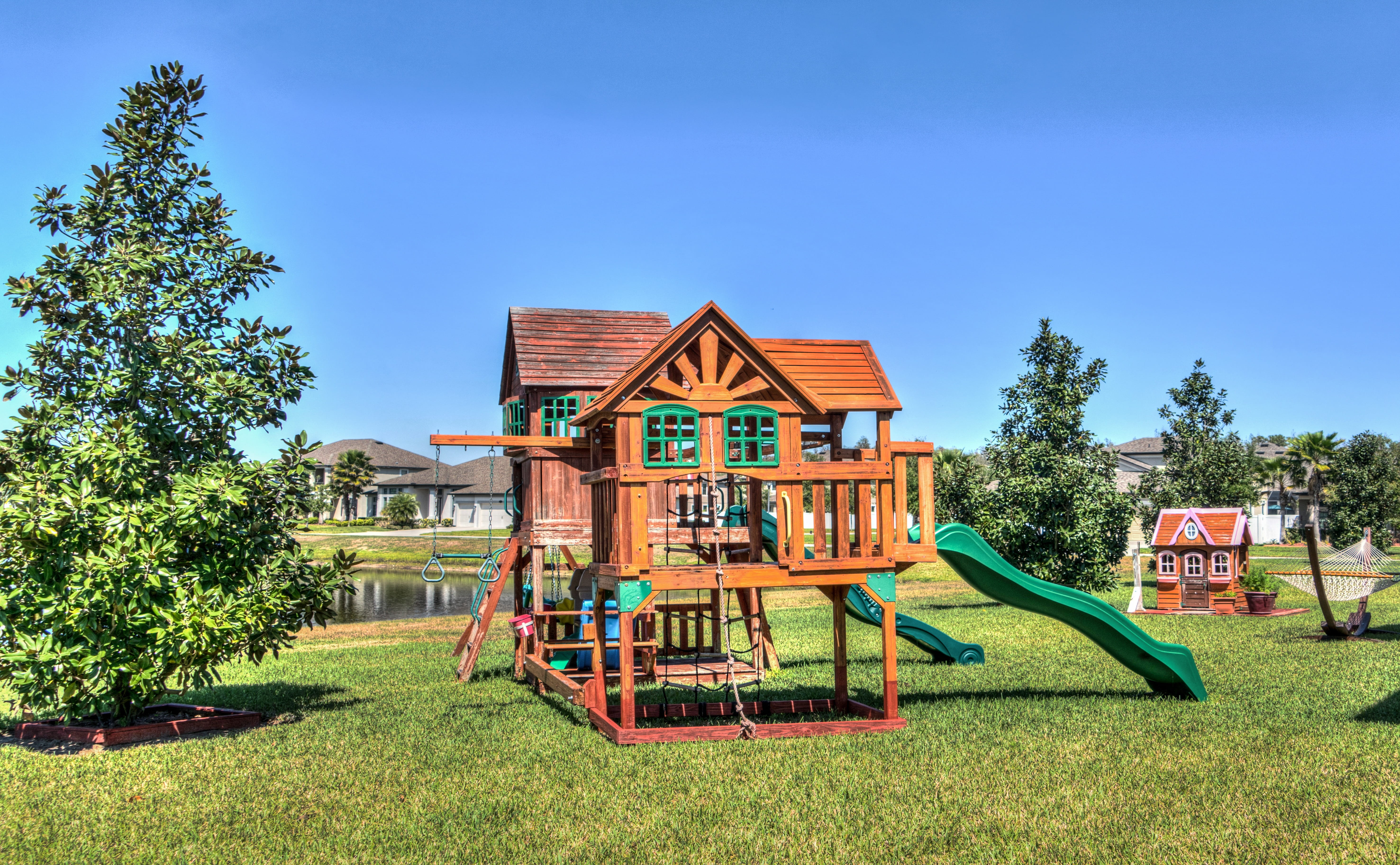 plant, house, outdoors, landscape, family, outdoor play equipment, green color, land, blue, no people, florida, playground, building, residential district, HD Wallpaper