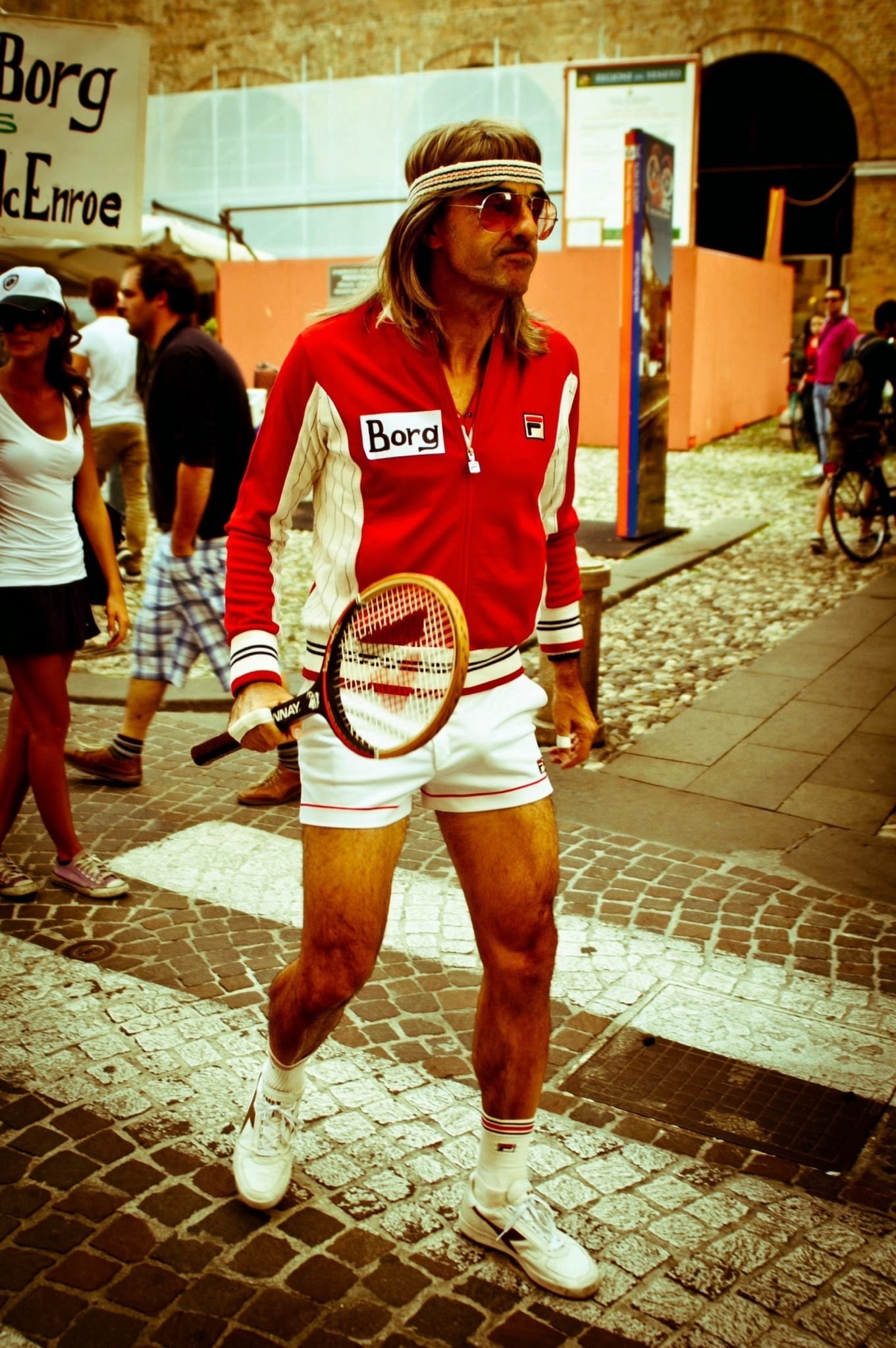 incidental people, adults only, Diadora, people, imitation, sosia, veteran, architecture, fashion, vintage, tennis, day, Björn, jacket, mcenroe, outdoors, Phone HD Wallpaper