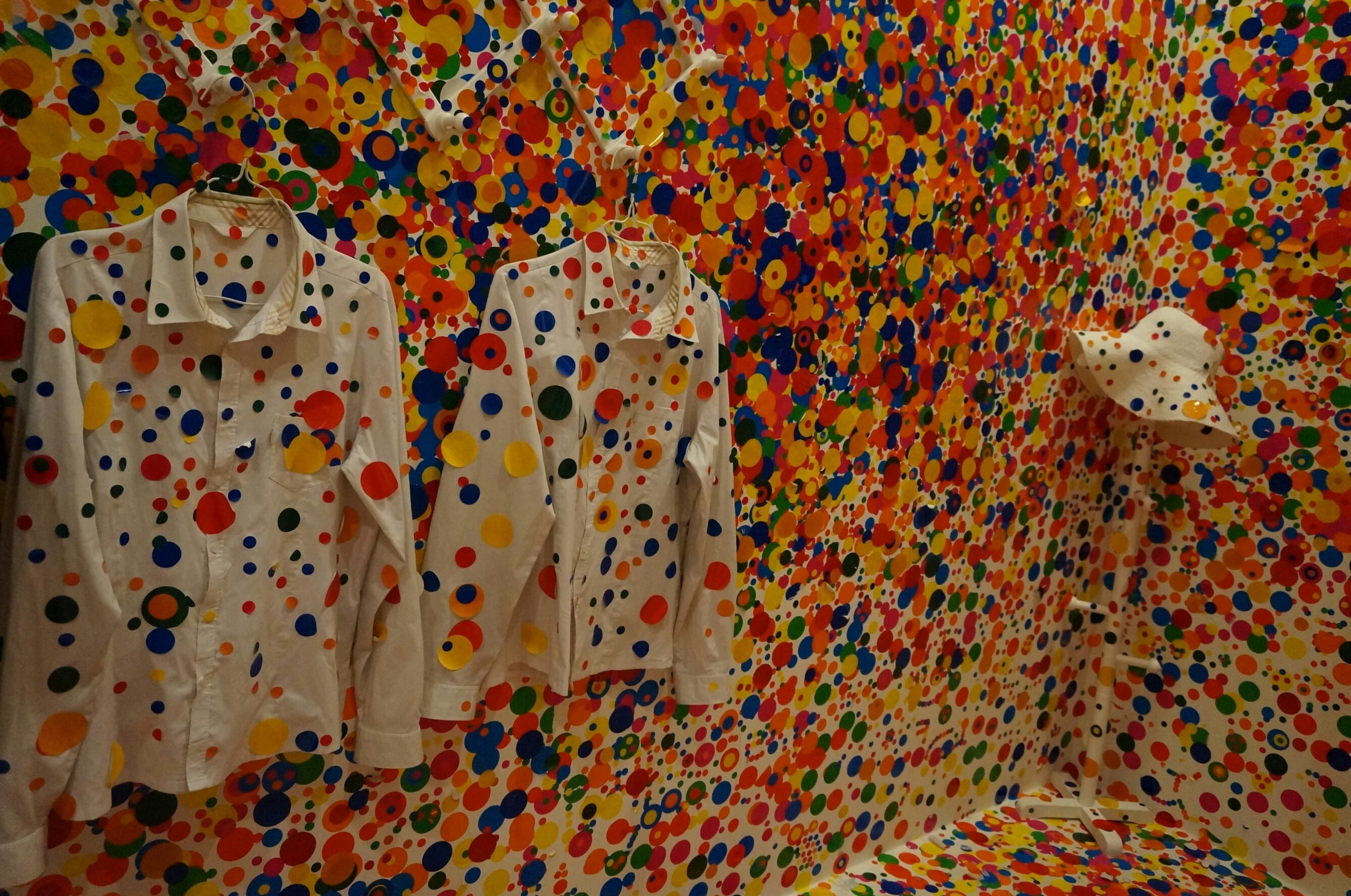 art and craft, wall - building feature, dot, close-up, multi colored, full frame, pattern, art gallery, still life, decoration, backgrounds, yayoi kusama, HD Wallpaper