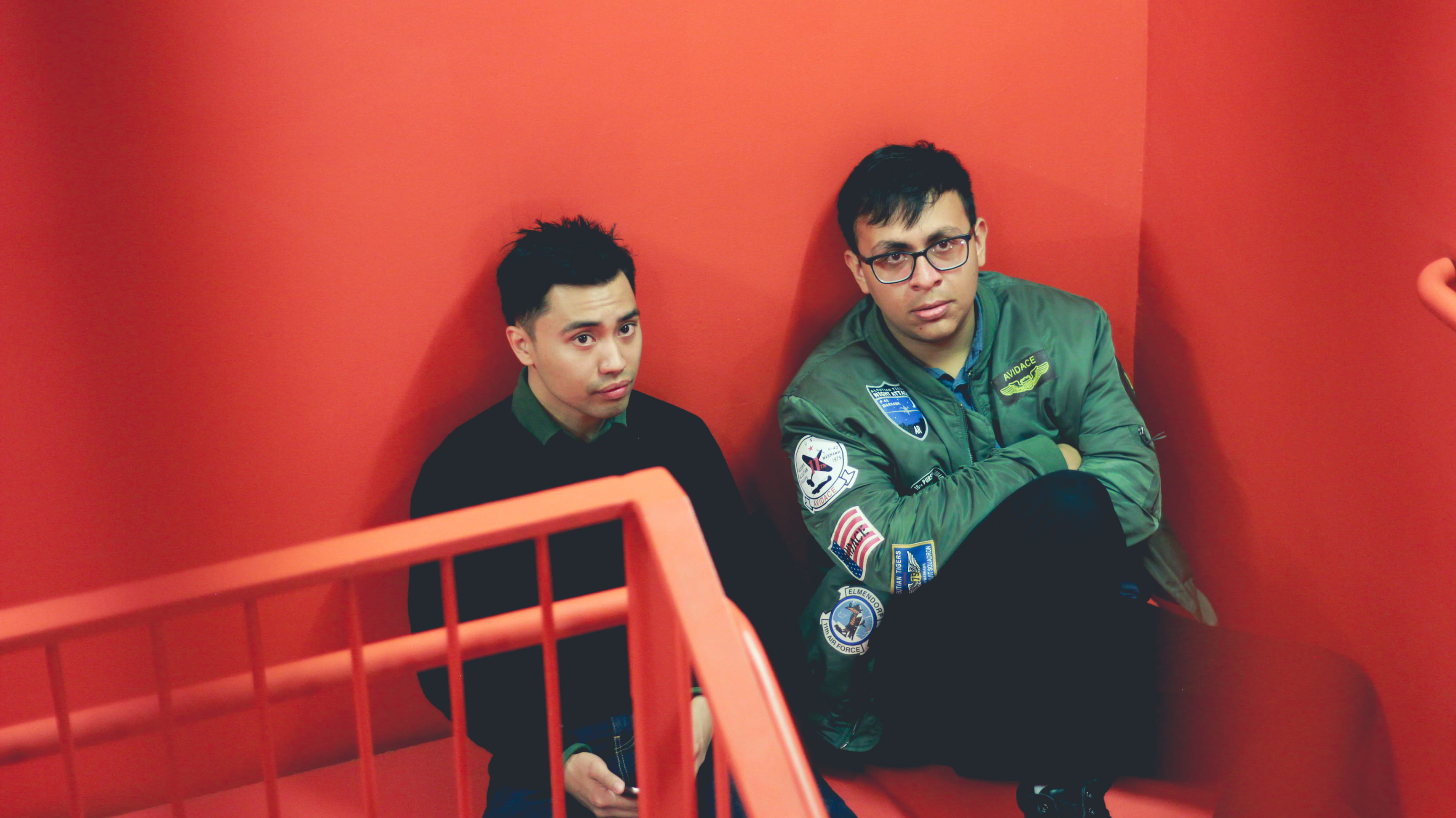 indoors, three quarter length, casual clothing, communication, two people, man, looking at camera, togetherness, 2K, men, young adult, railing, berkeley, HD Wallpaper
