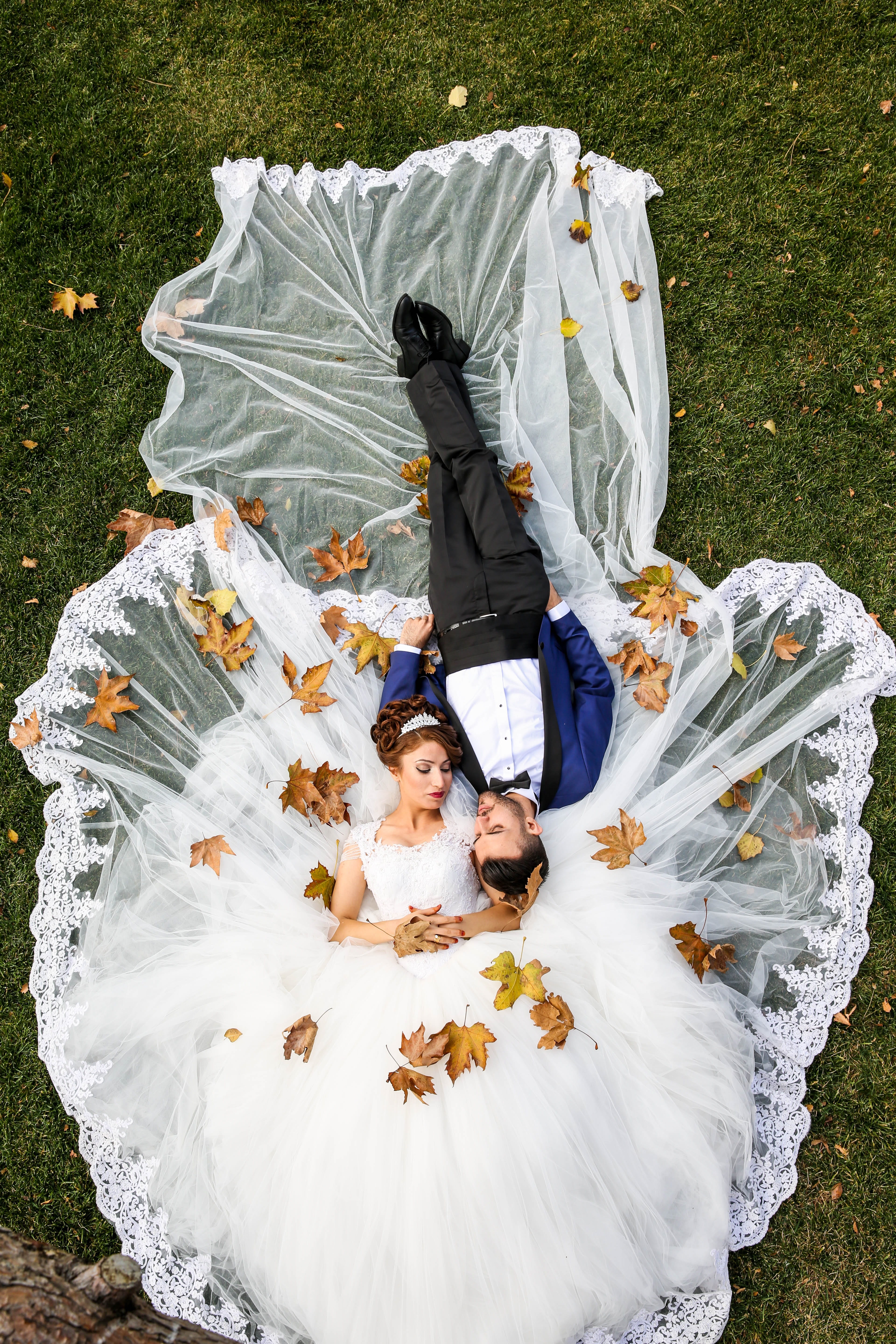 double, gaba, wedding, ring, couple - relationship, two people, front view, day, high angle view, love, lifestyles, shoot, full length, beach, flower, field, Phone HD Wallpaper