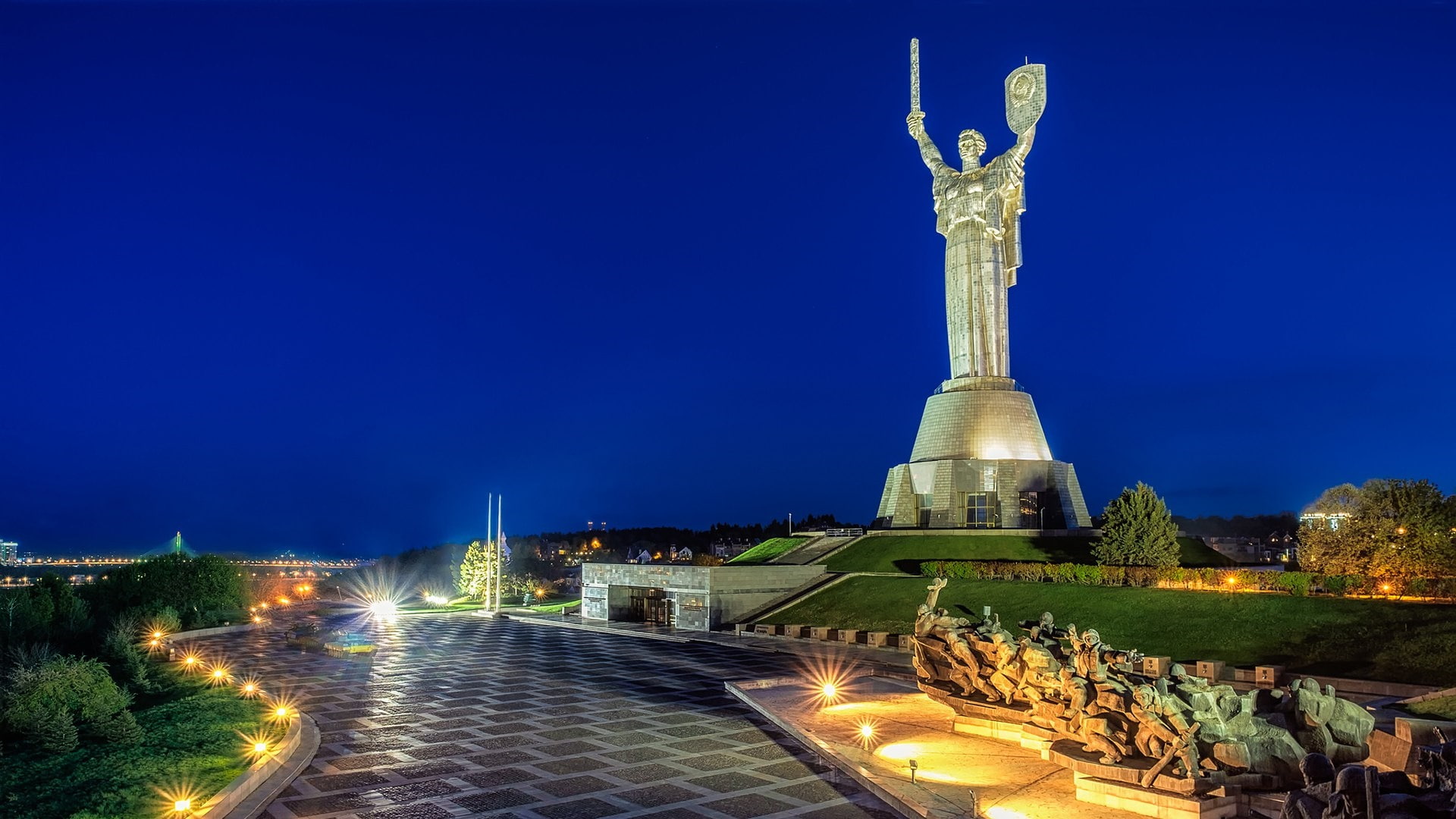 1080P, evening, monument, kiev, ukraina, motherland monument, dusk, the motherland monument, sculpture, night, statue, mother motherland, HD Wallpaper