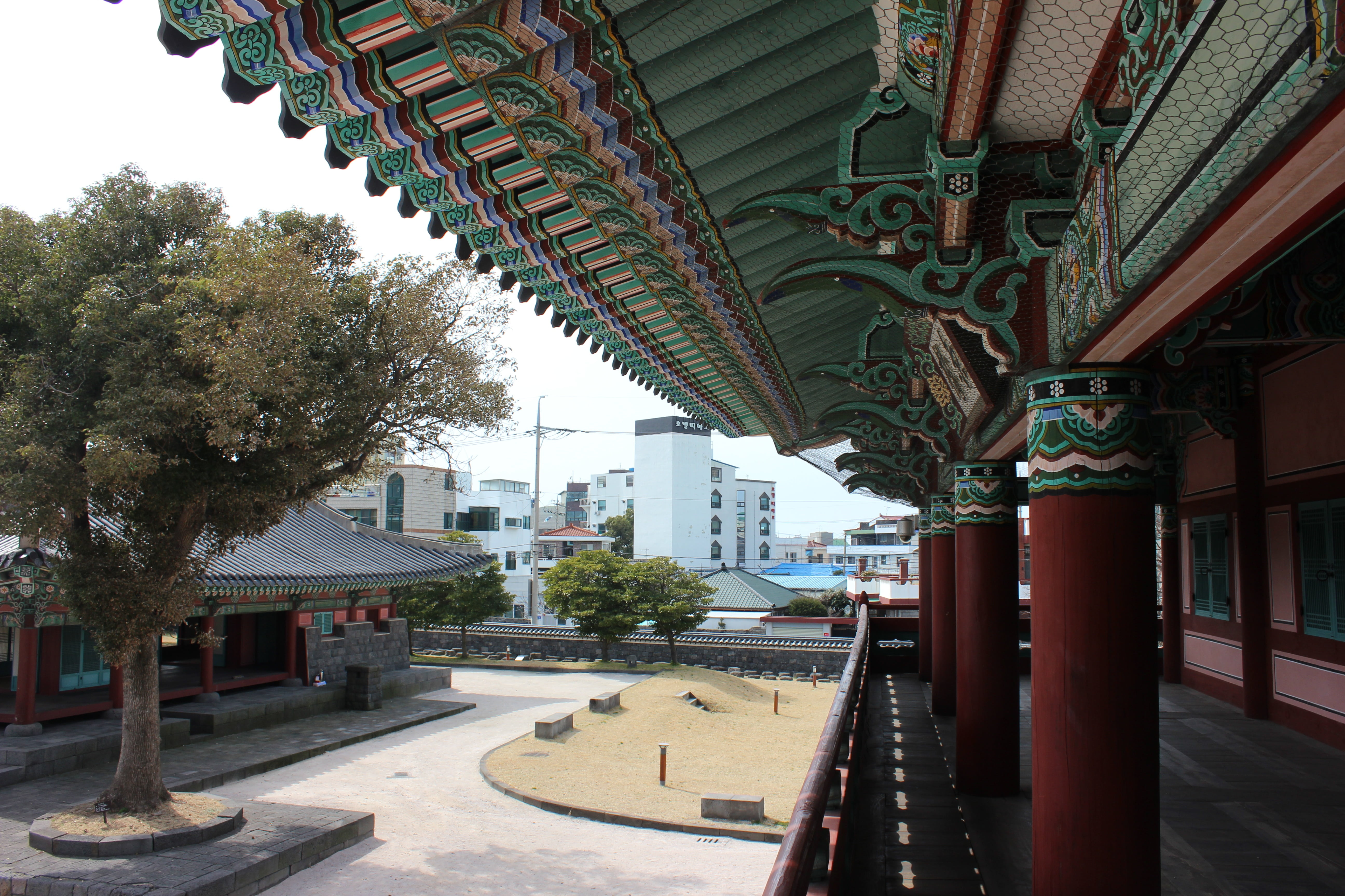 city, building exterior, building, kwan duck jung, built structure, jeju island, republic of korea, outdoors, pattern, traditional, transportation, 5K, HD Wallpaper