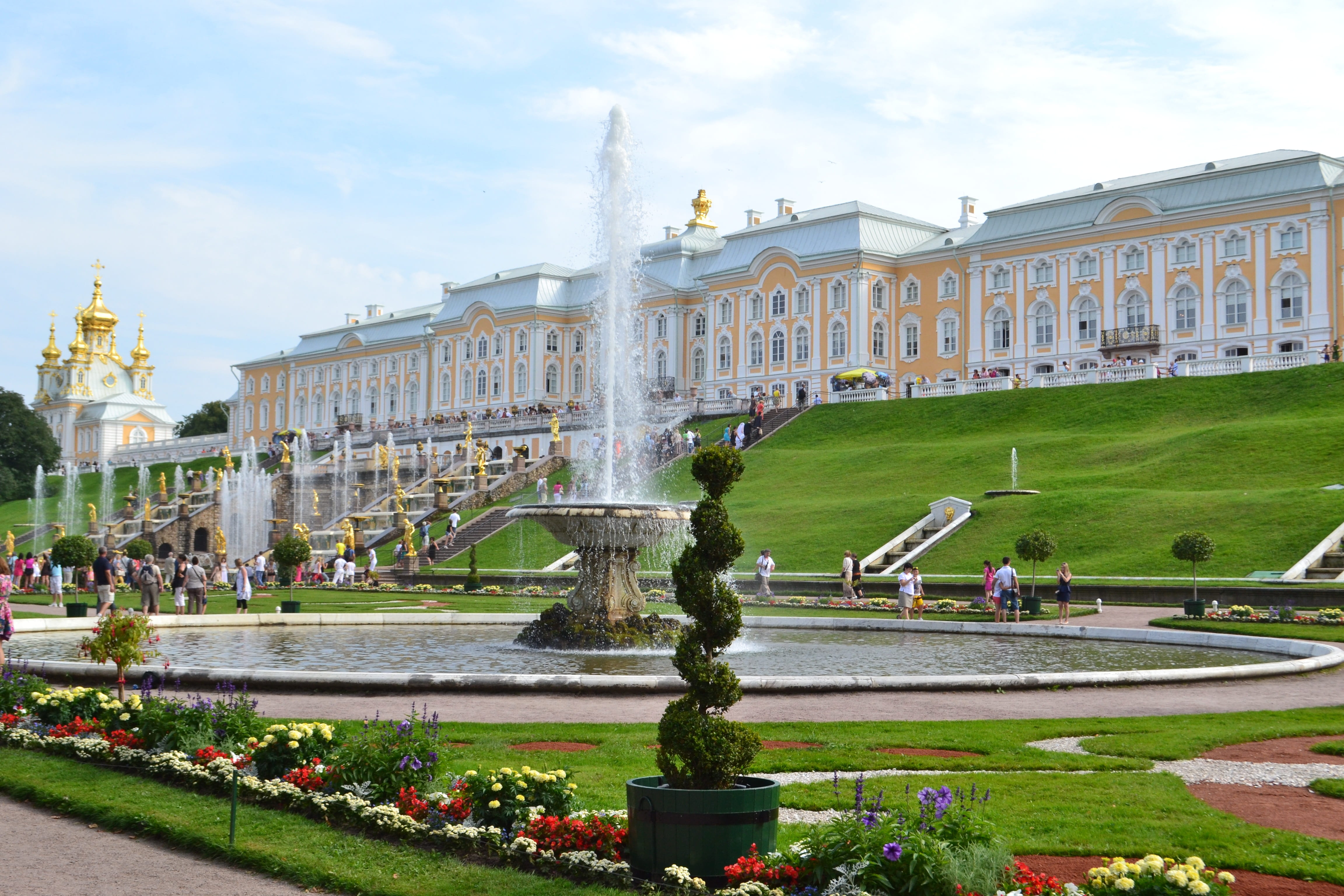 cloud - sky, garden, russia, city, park, building, the past, plant, peterhof, tourism, sky, grass, petrodvorets, architecture, architectural column, history, HD Wallpaper