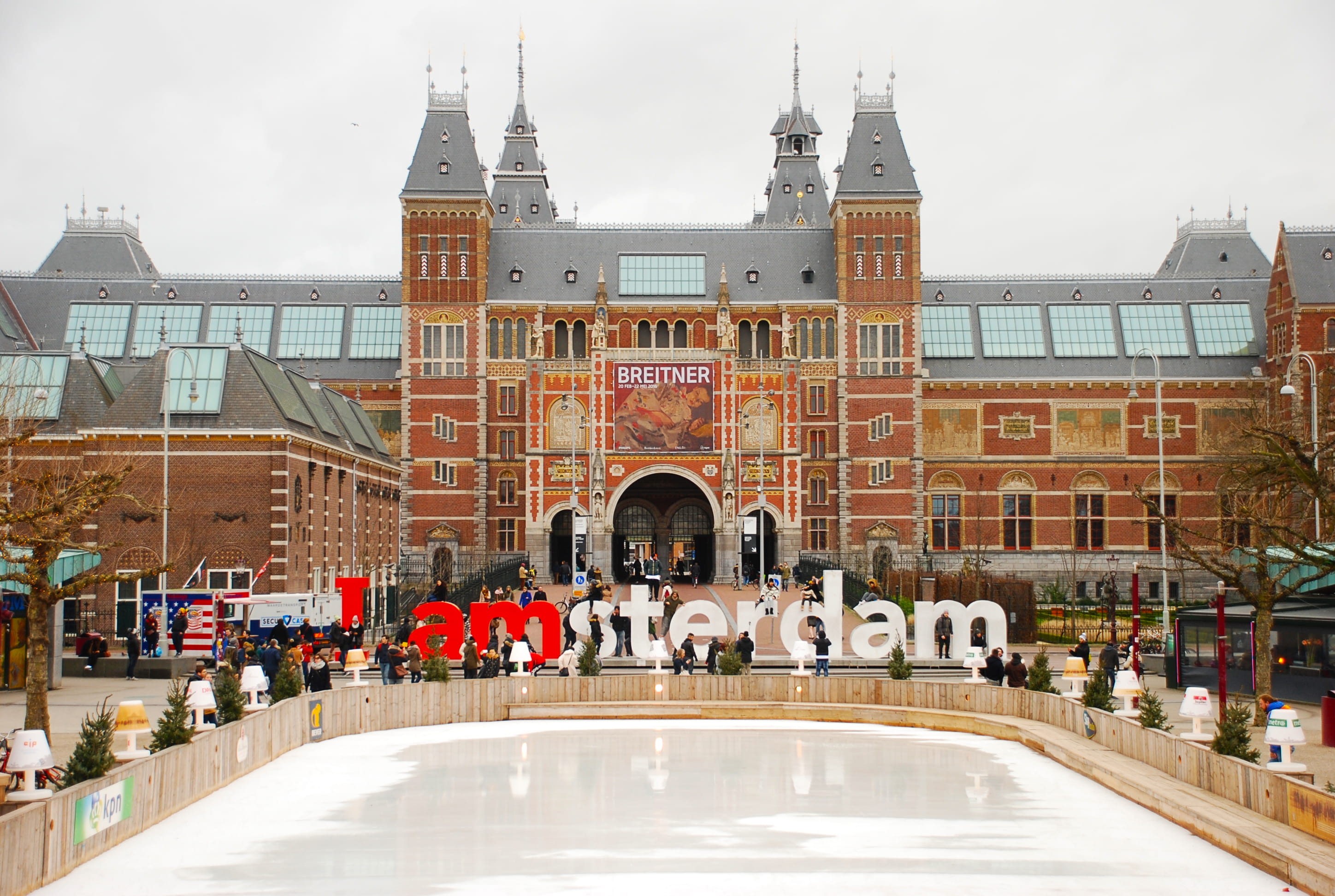 incidental people, group of people, day, museumplein, adult, 2K, arch, iamsterdam, holland, lifestyles, real people, building, crowd, leisure activity, HD Wallpaper