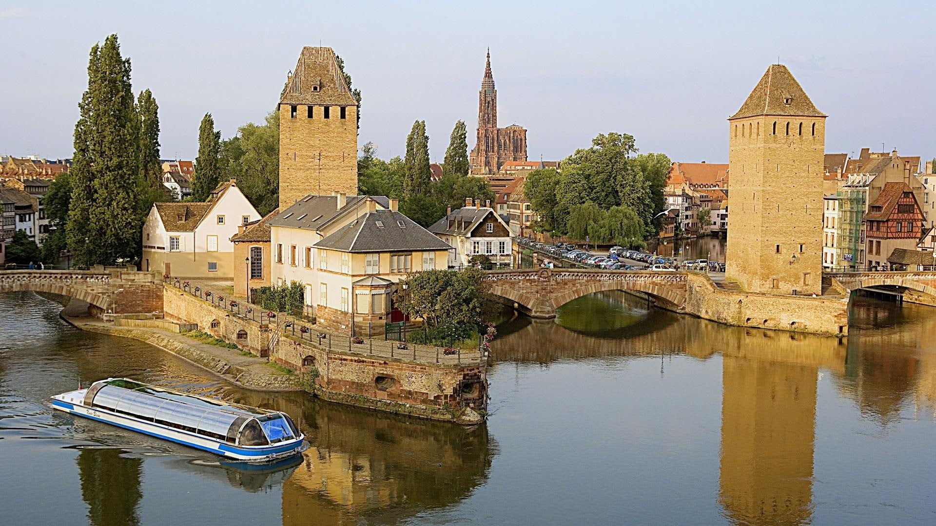 towers, town, bridge, boat, elsass, strasbourg, canal, france, 1080P, nature and landscapes, HD Wallpaper