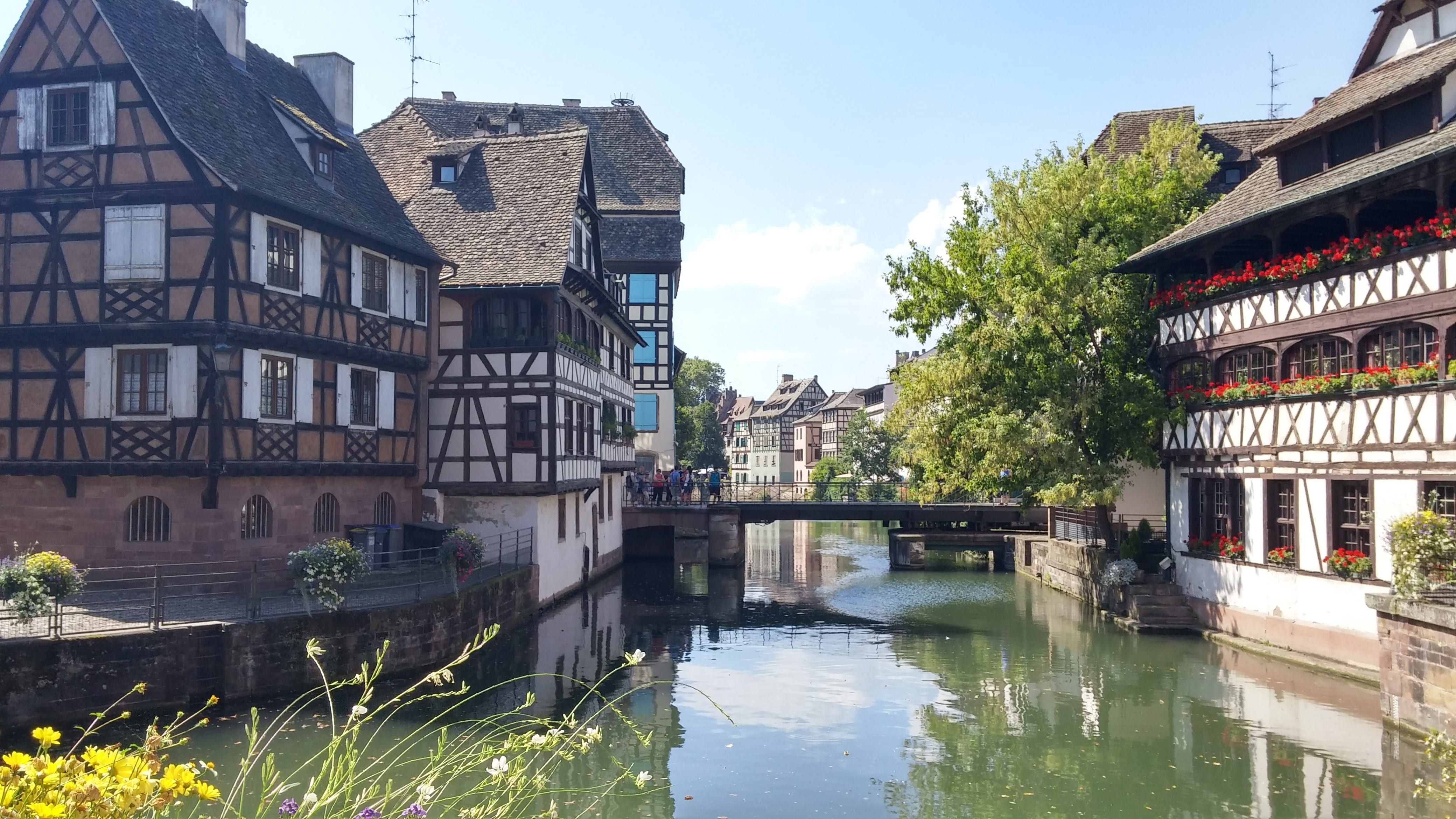 water, body, outdoors, building exterior, bridge - man made structure, waterfront, houses, city, day, built structure, sky, residential district, strasbourg, HD Wallpaper