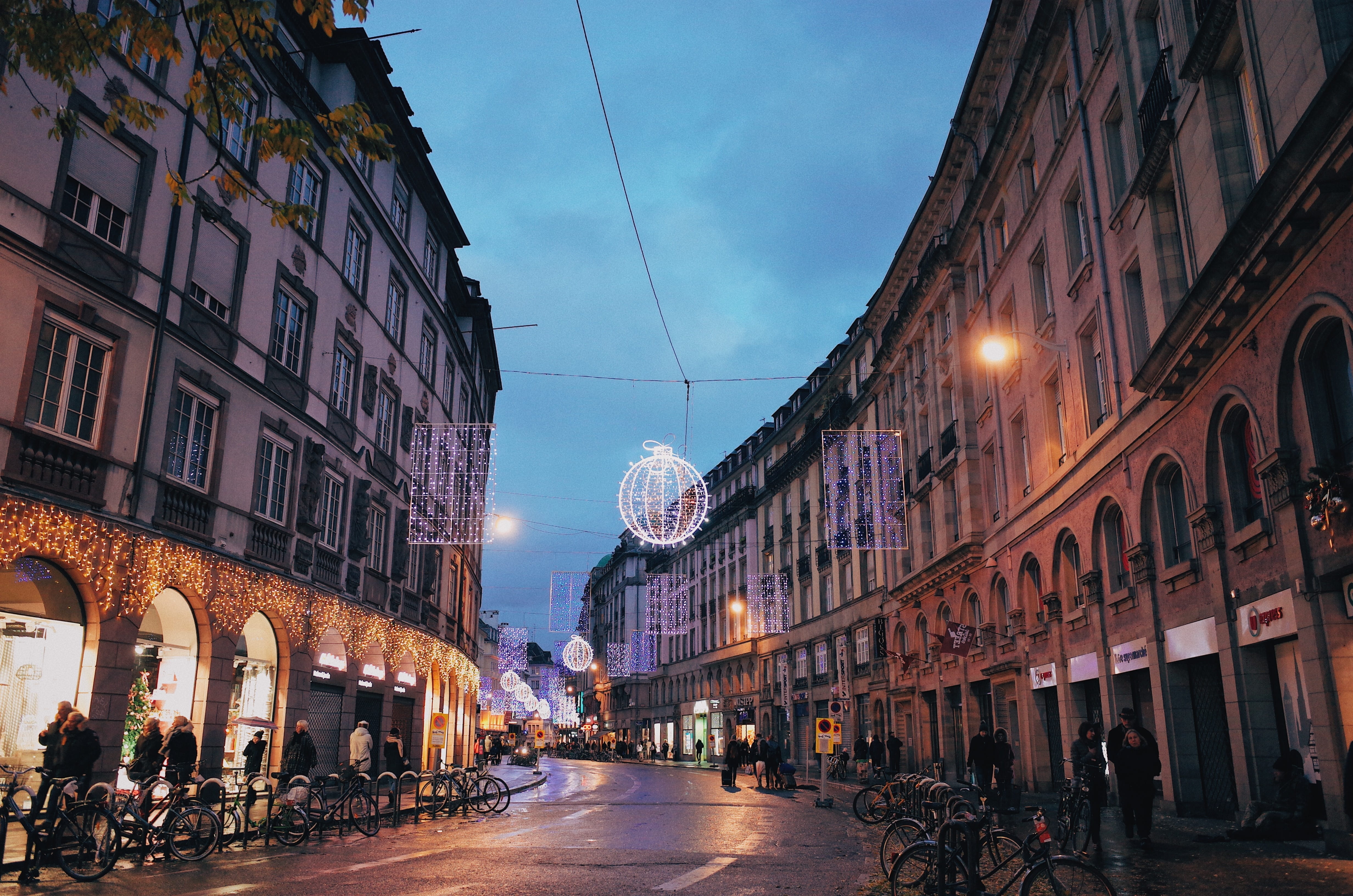 strasbourg, residential district, street light, building, 4K, building exterior, nature, transportation, dusk, group of people, night, street, christmas, HD Wallpaper