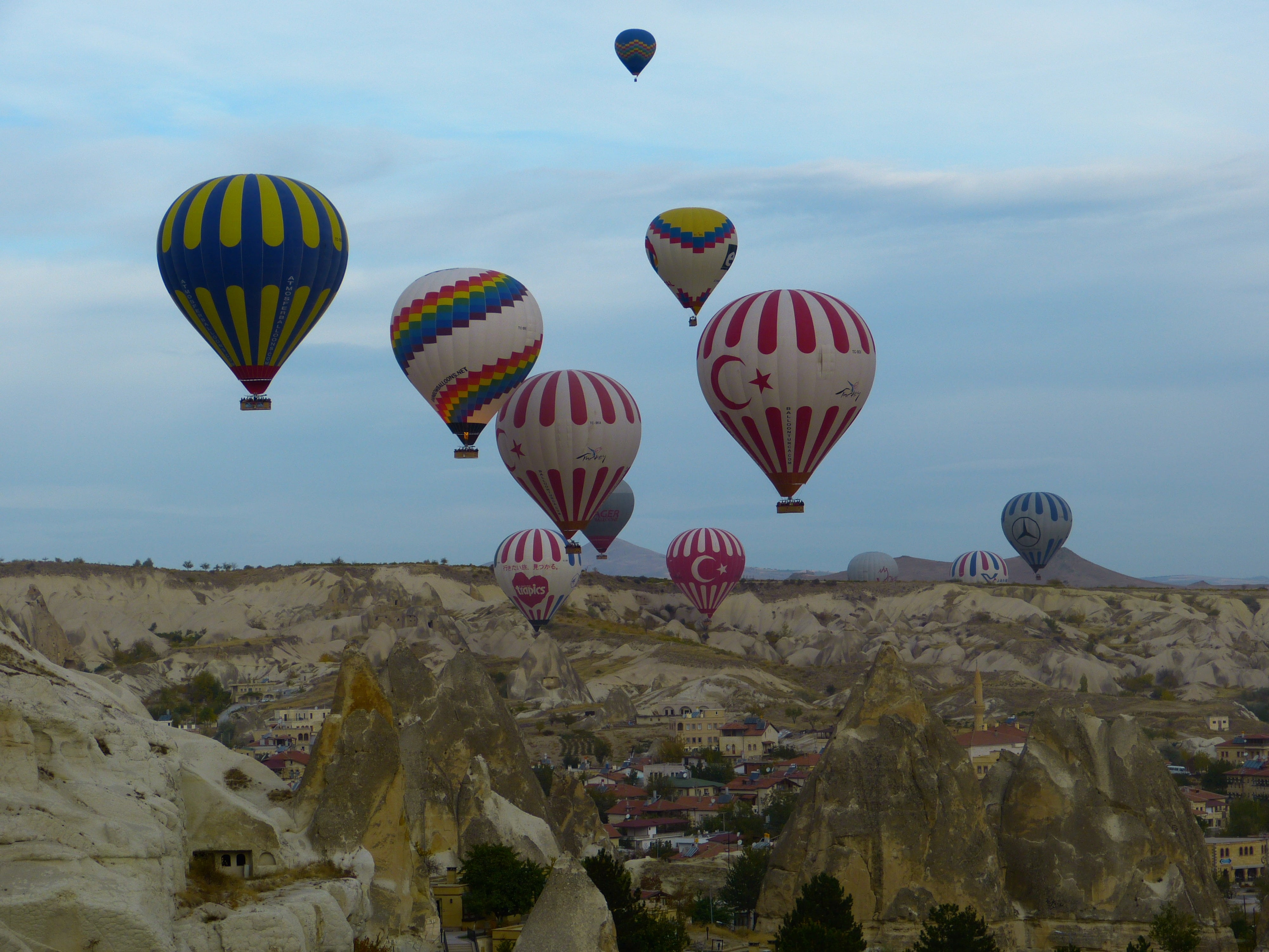 no people, anatolia, basket, flying, rock, cloud - sky, transportation, colorful, rock formation, hot, turkey, daytime, overview, mid-air, air, tufa, 4K, HD Wallpaper
