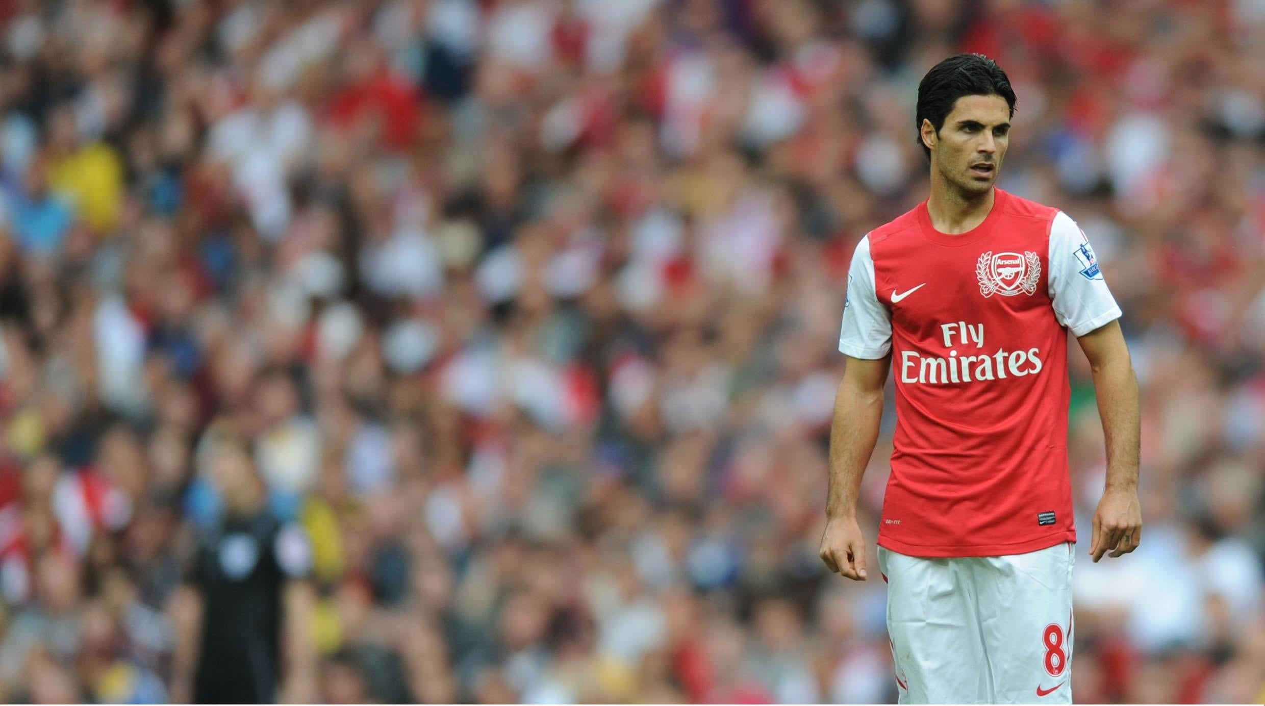 confidence, 1080P, focus on foreground, sports Team, neck, crowd, action, competitive Sport, winning, Arsenal London, running, front view, sports Race, HD Wallpaper