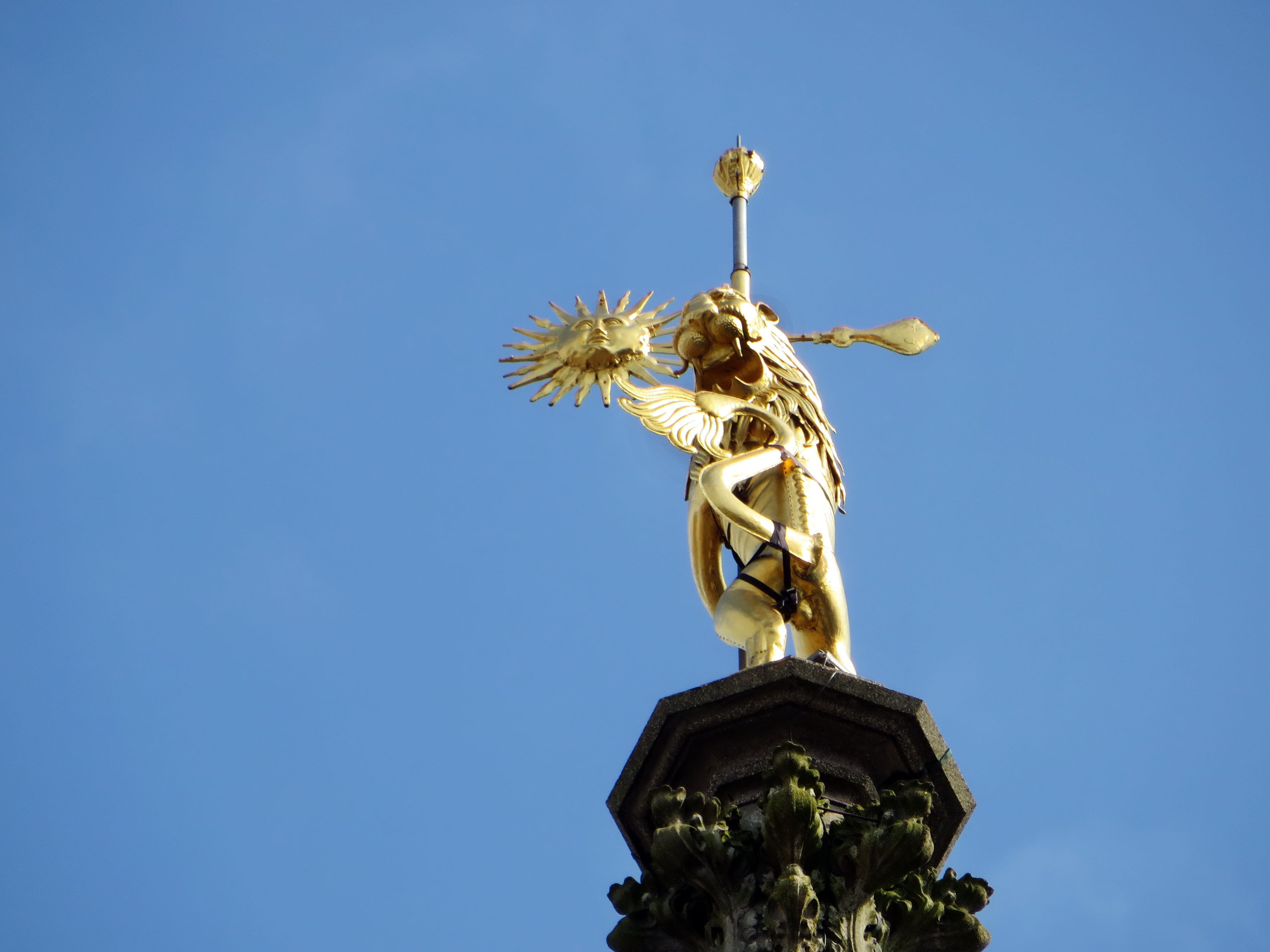 male likeness, representation, nature, memorial, outdoors, sky, Belfry, top of the belfry, female likeness, Golden, day, 2K, angel, devil, copy space, HD Wallpaper