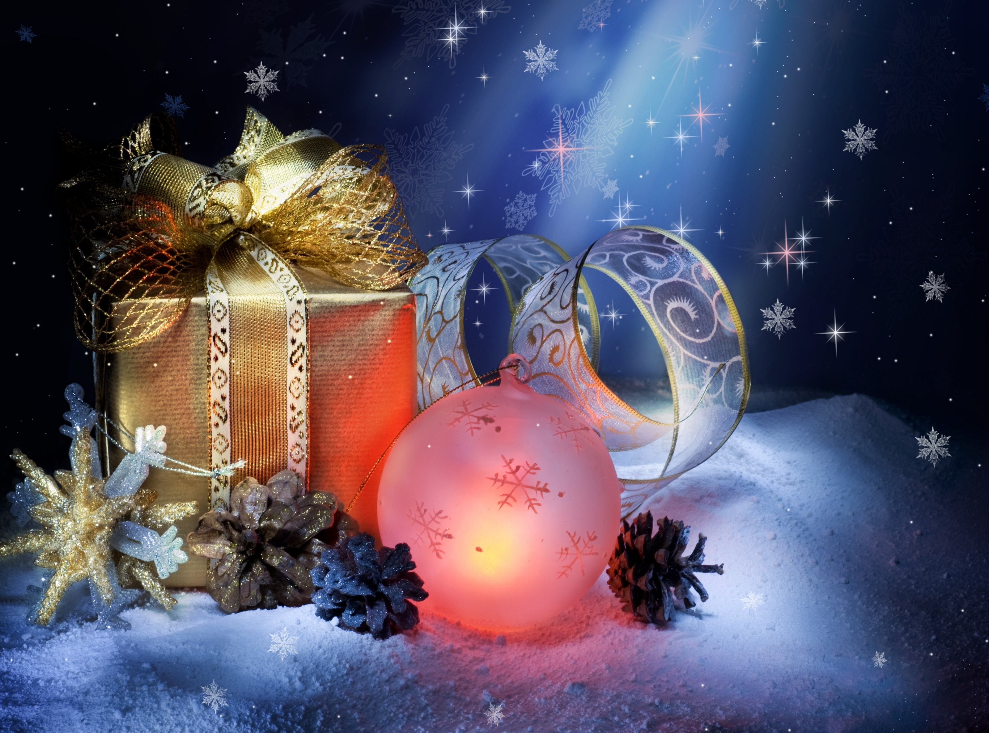 themed, christmas tree, Gift, nature, christmas decoration, tree, sphere, celebration event, New Year, 2013, no people, cold temperature, celebration, happy new year, HD Wallpaper