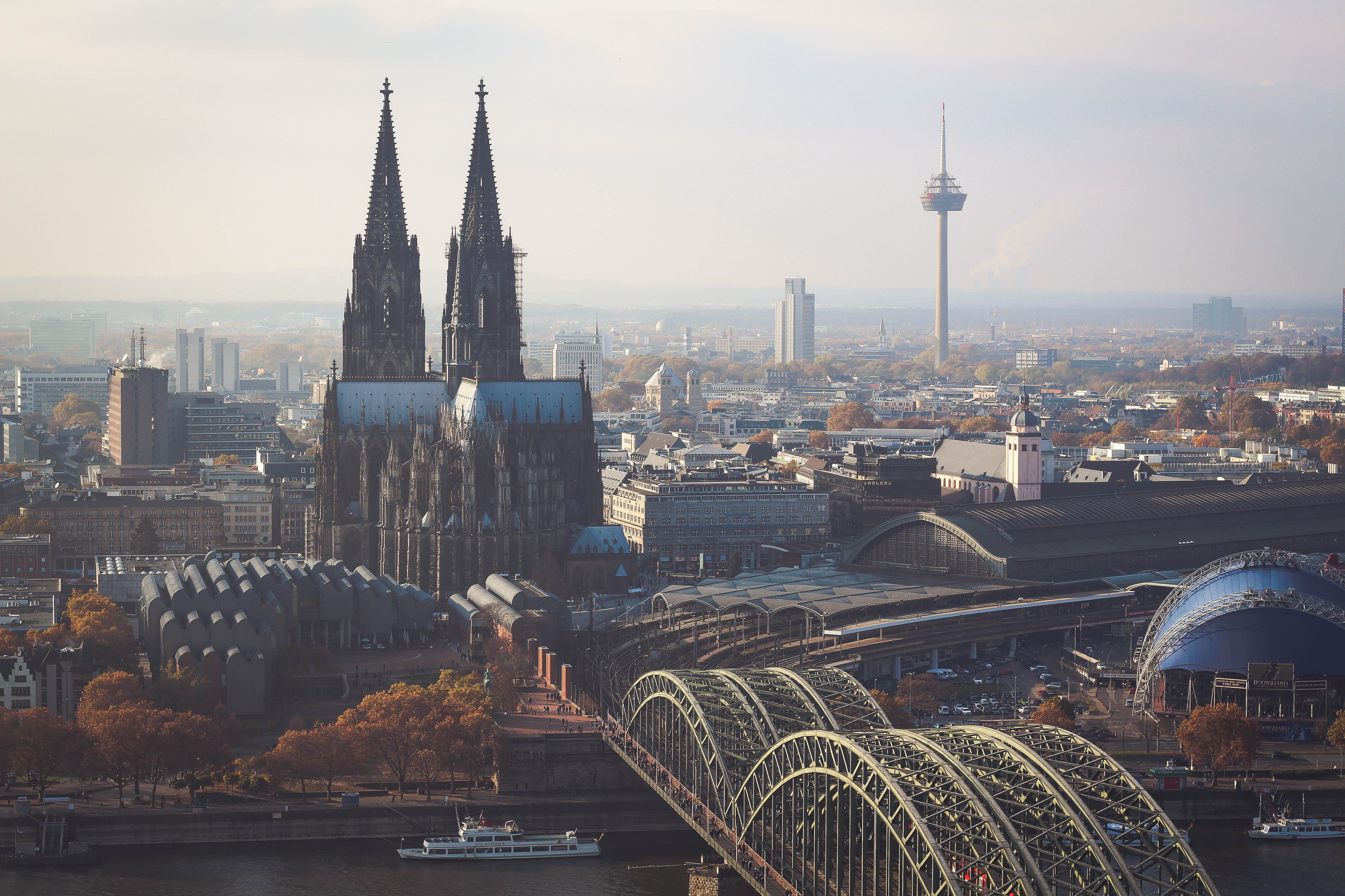 crowded, day, travel, office building exterior, germany, city, tower, tall - high, light, nature, bridge - man made structure, building exterior, modern, HD Wallpaper