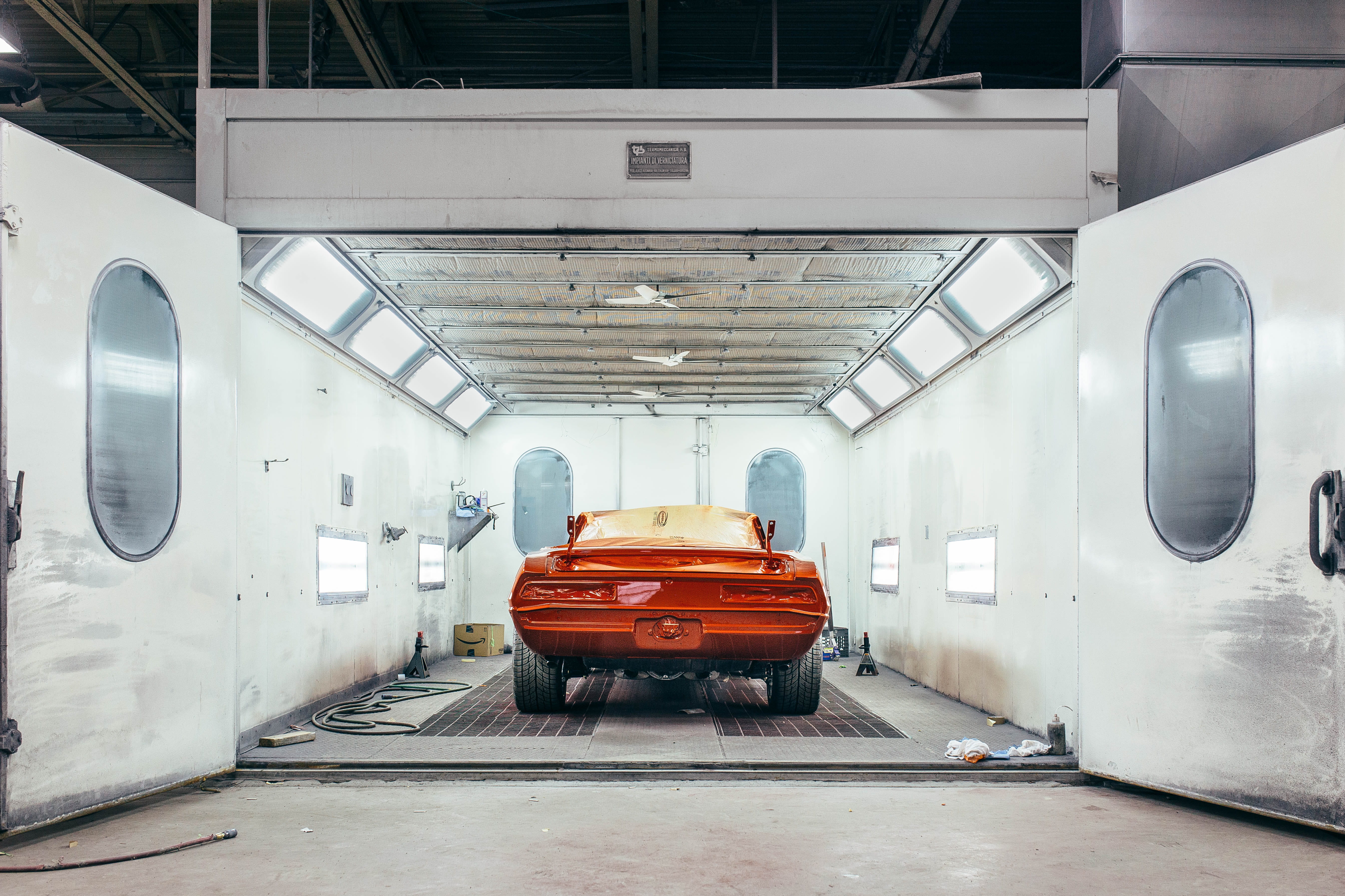 city Life, motor vehicle, lighting equipment, built structure, room, rear view, vehicle interior, urban Scene, no people, vehicle, industry, white, restoration, HD Wallpaper