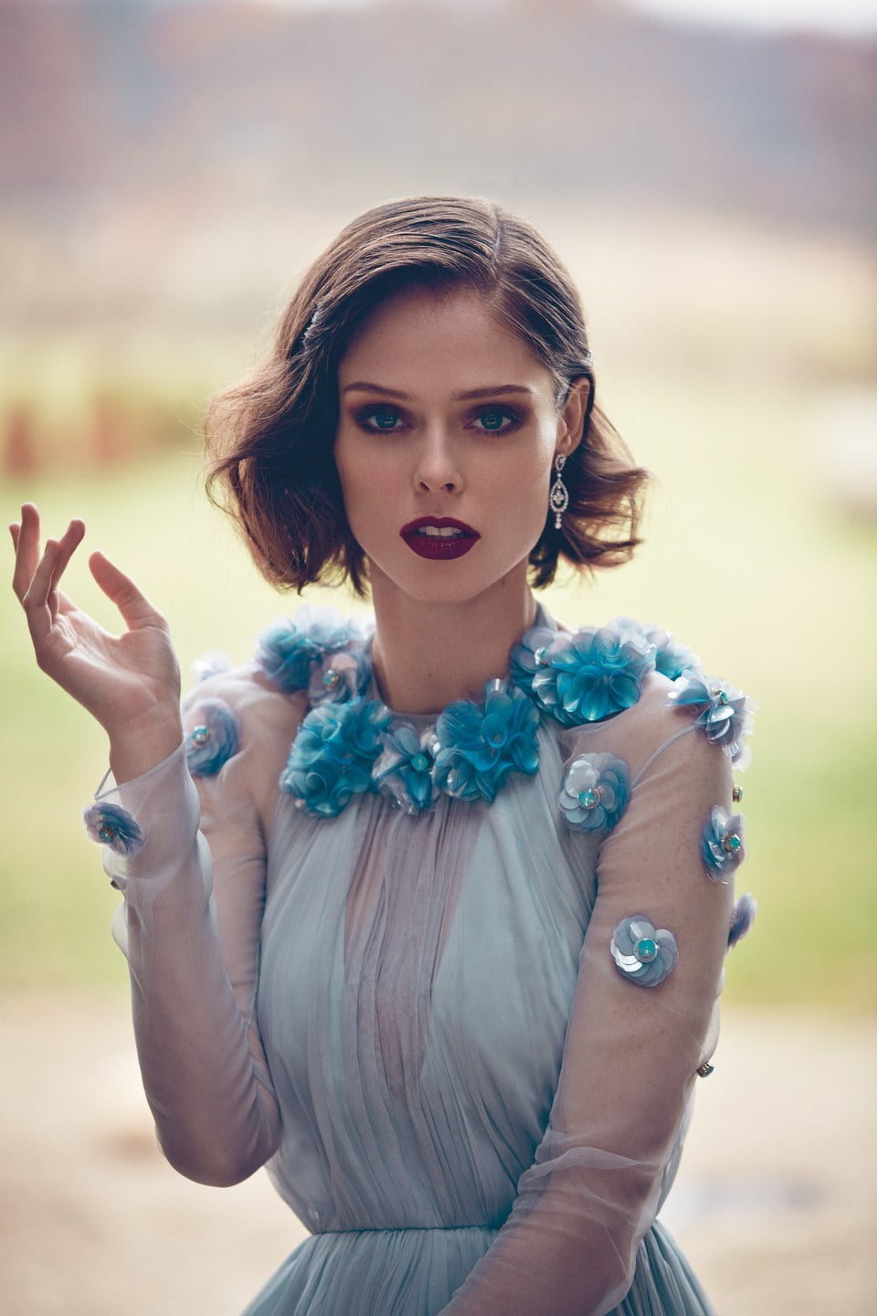 blue eyes, women, makeup, women outdoors, Canadian, short hair, lipstick, 720P, Coco Rocha, smiling, Phone HD Wallpaper