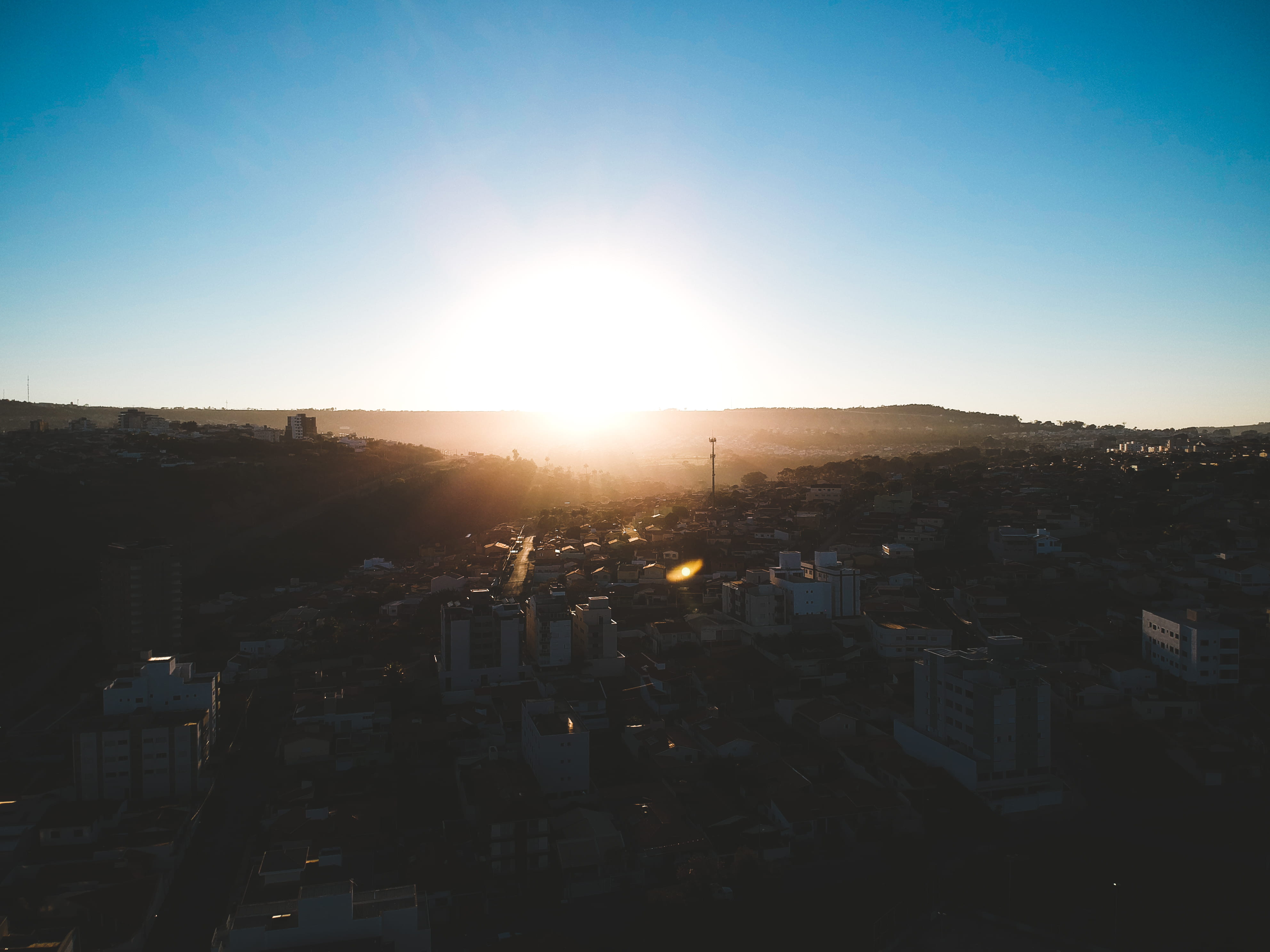 cold, 4K, point, lens flare, sunset, dark, skyscraper, dji, drone, spark, metro, hot, lights, sunlight, patos de minas, place, nature, city, crowded, cityscape, HD Wallpaper